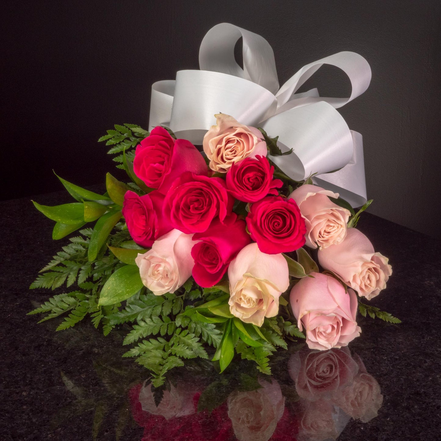 12 Roses / Hand-Tied / Basic