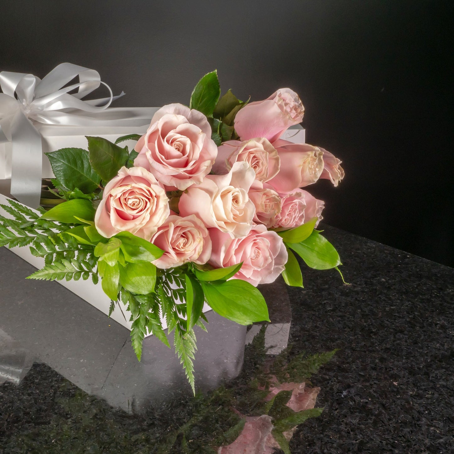 12 Roses / Boxed / Basic