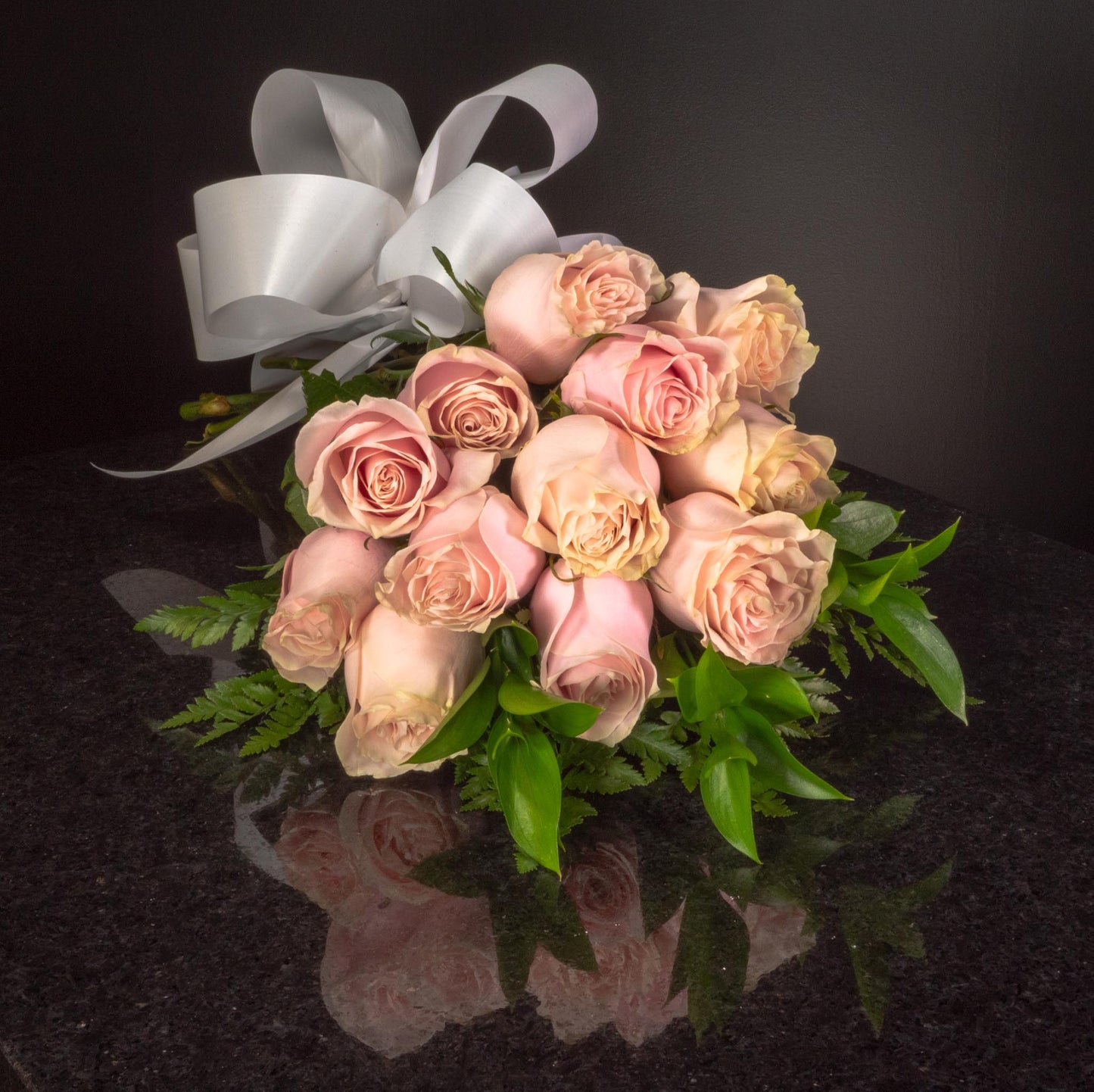 12 Roses / Hand-Tied / Basic