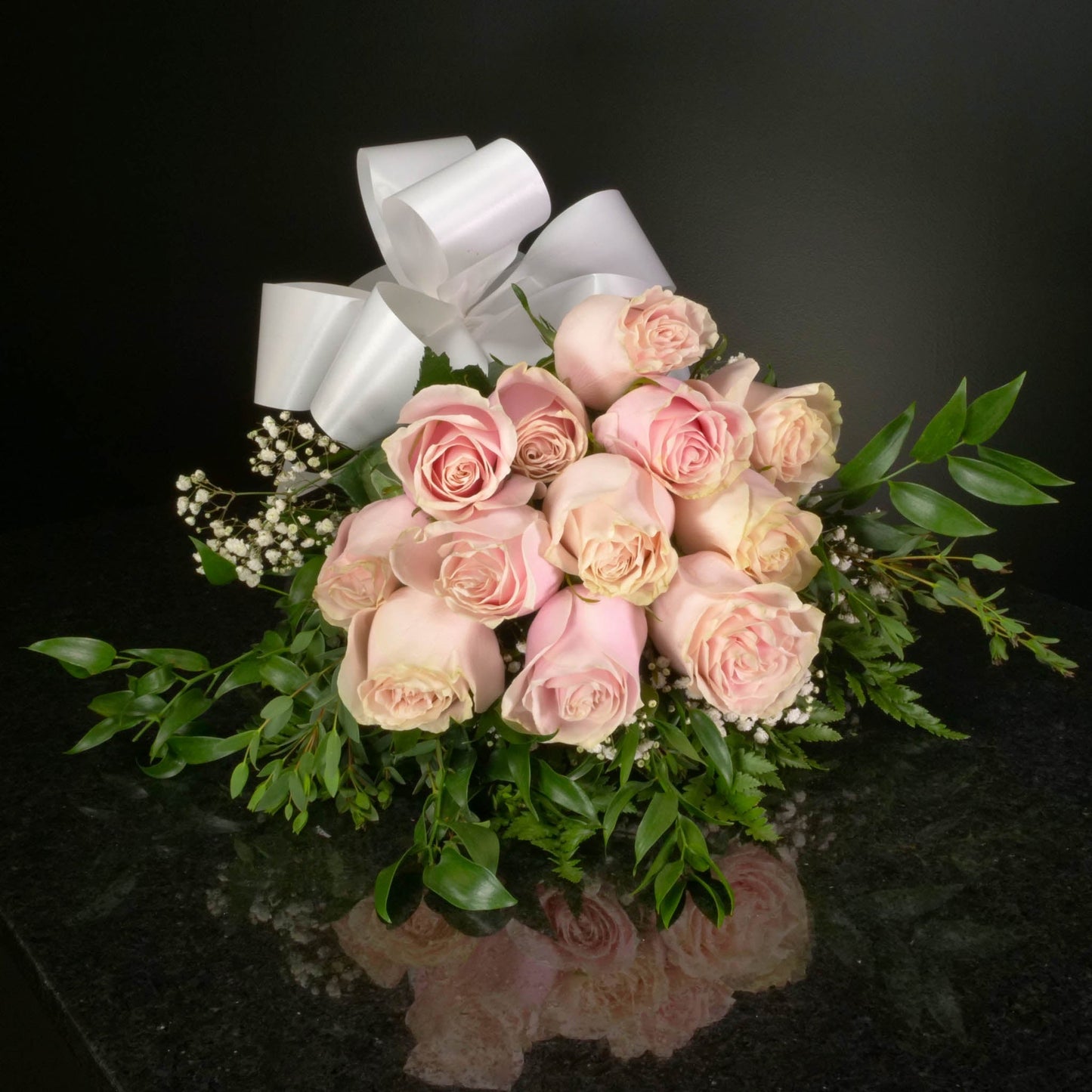 12 Roses / Hand-Tied / Fancy