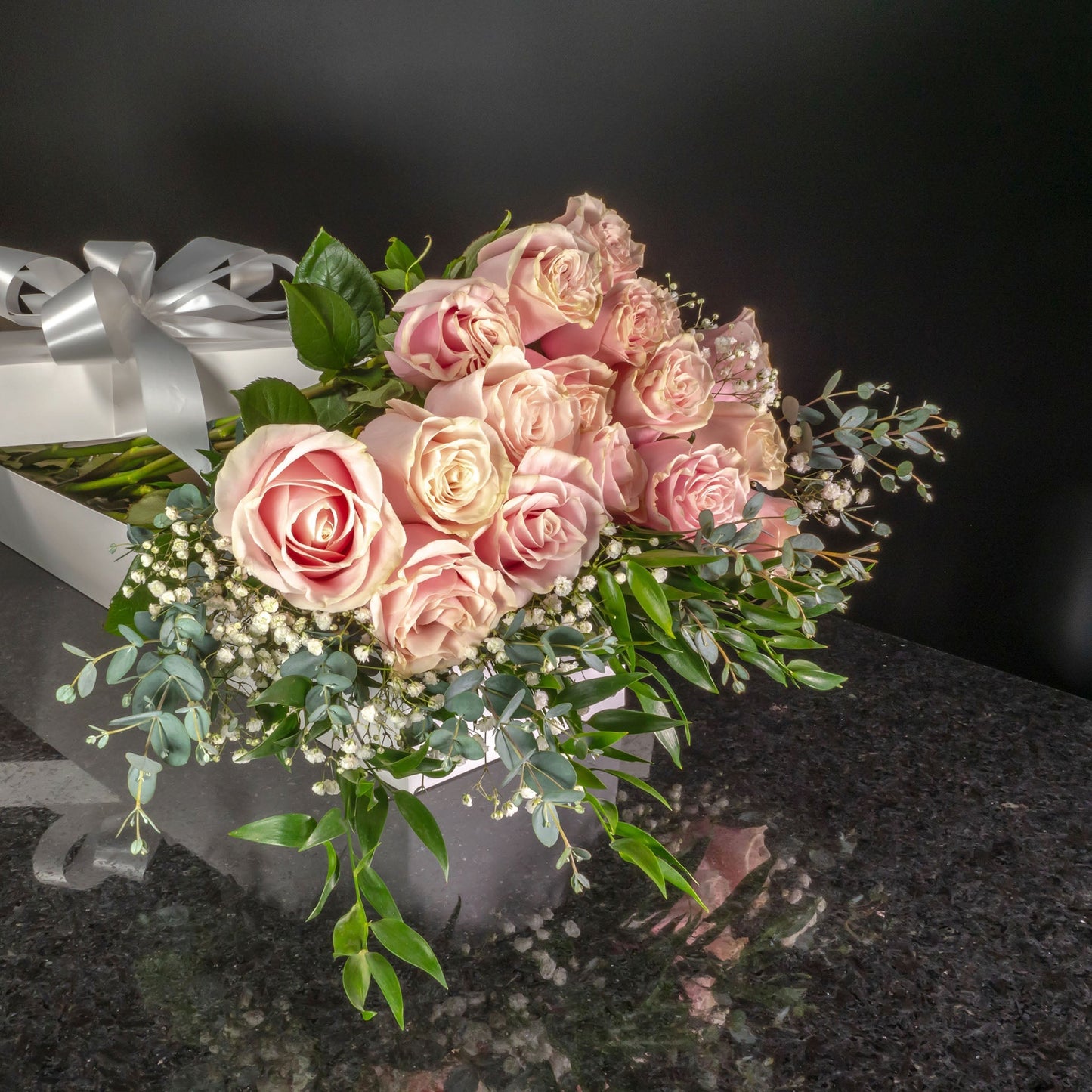 18 Roses / Boxed / Fancy