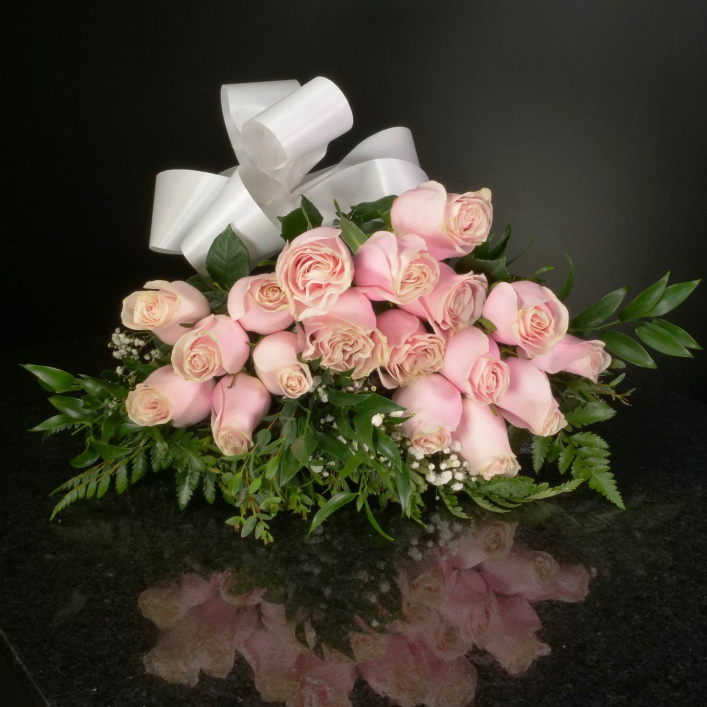 18 Roses / Hand-Tied / Fancy