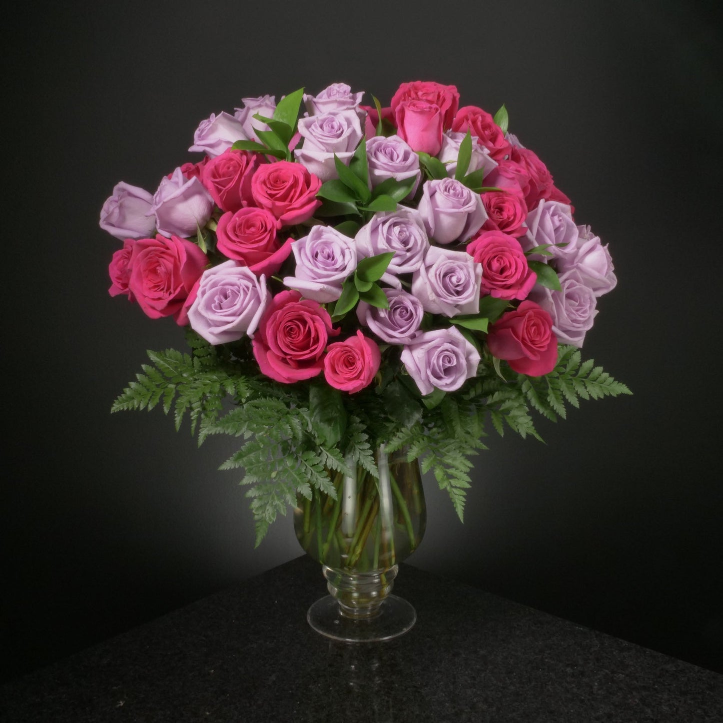 50 Roses / Vase / Basic