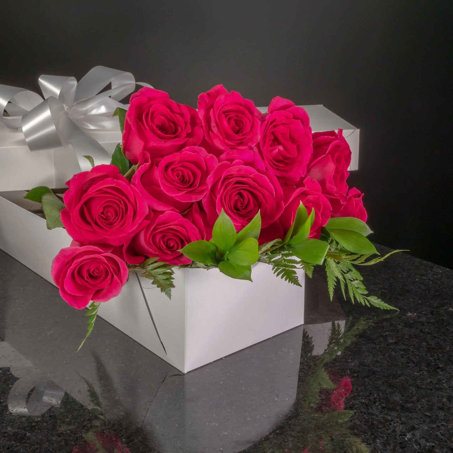 12 Roses / Boxed / Basic