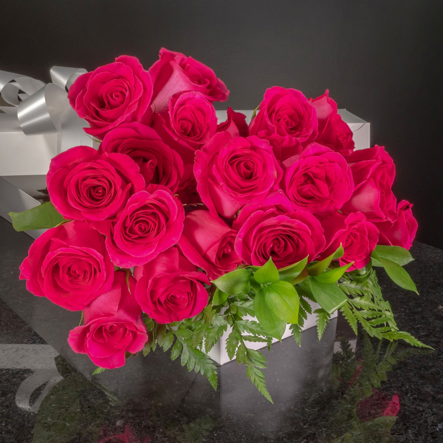 24 Roses / Boxed / Basic