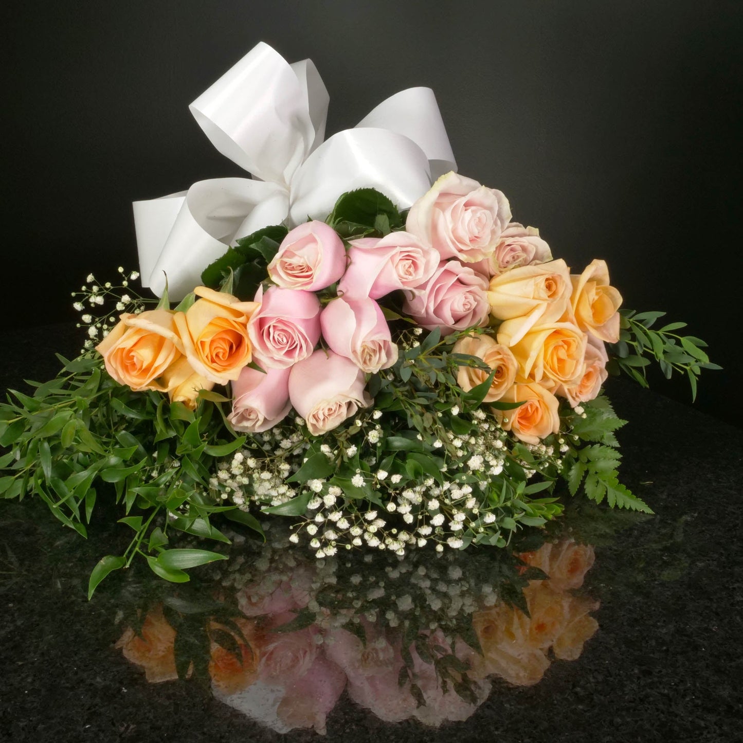 18 Roses / Hand-Tied / Fancy