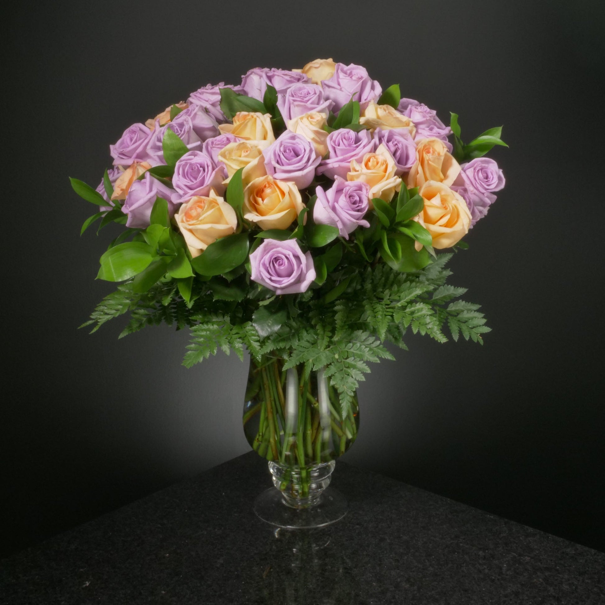 50 Roses / Vase / Basic