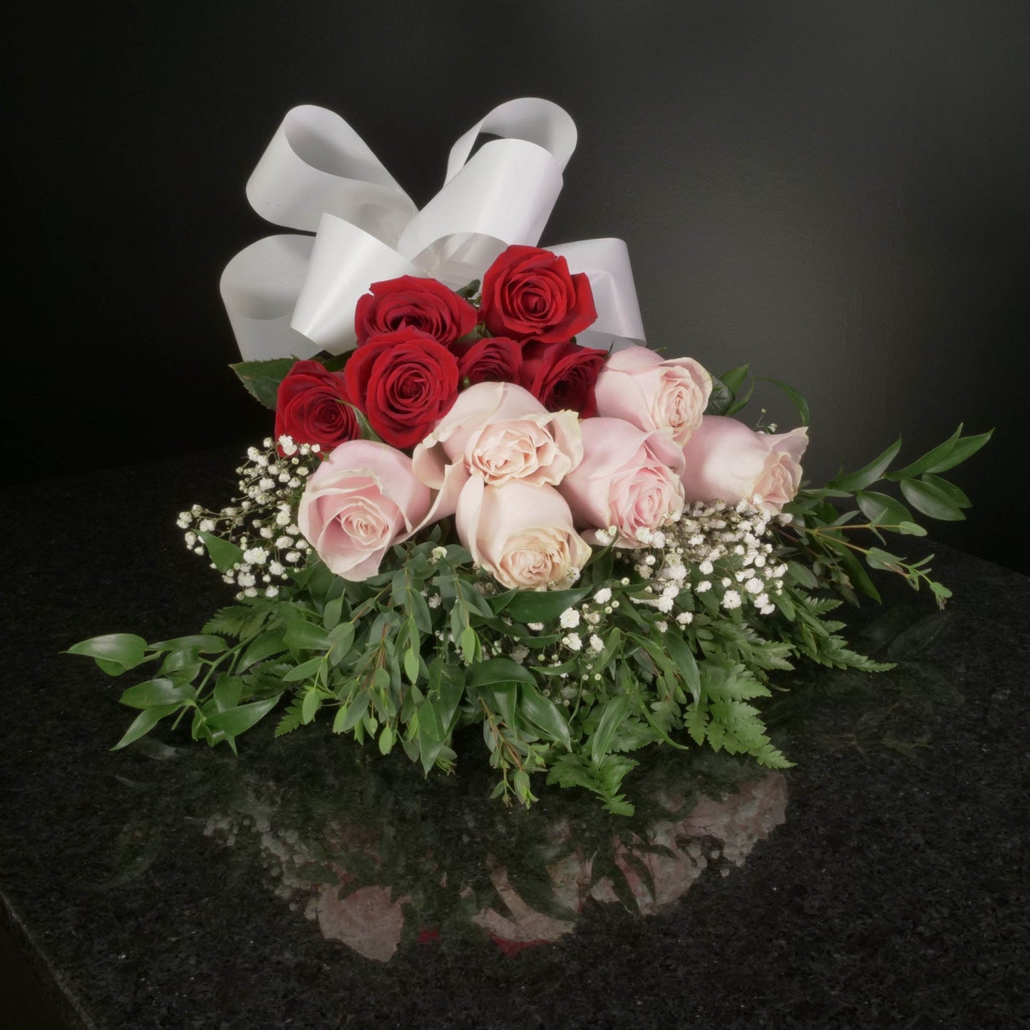 12 Roses / Hand-Tied / Fancy