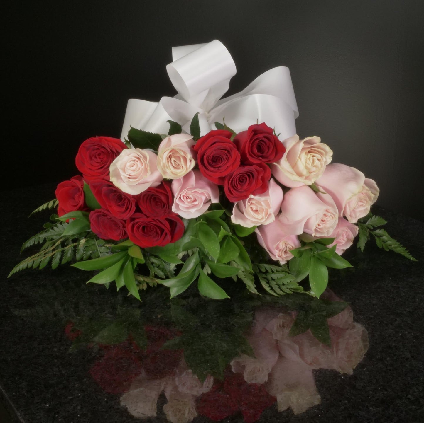 18 Roses / Hand-Tied / Basic