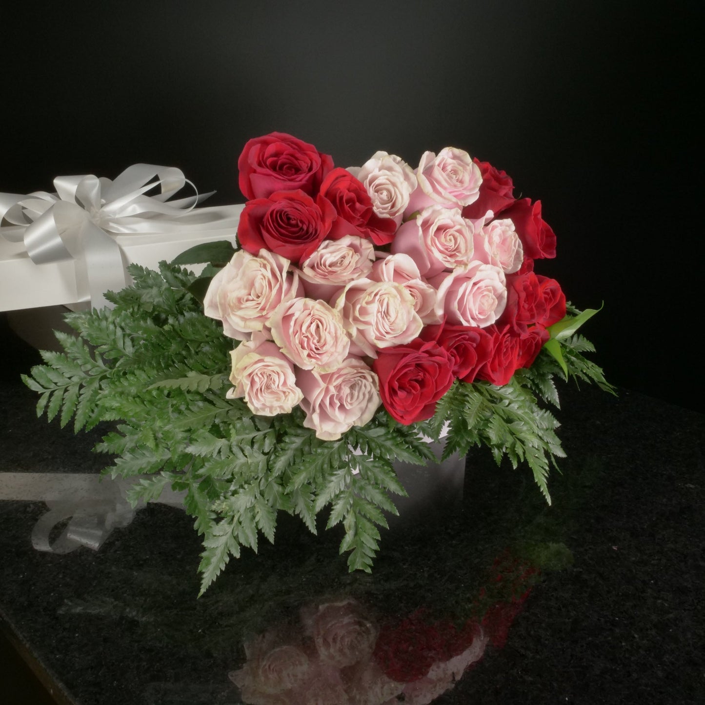 24 Roses / Boxed / Basic