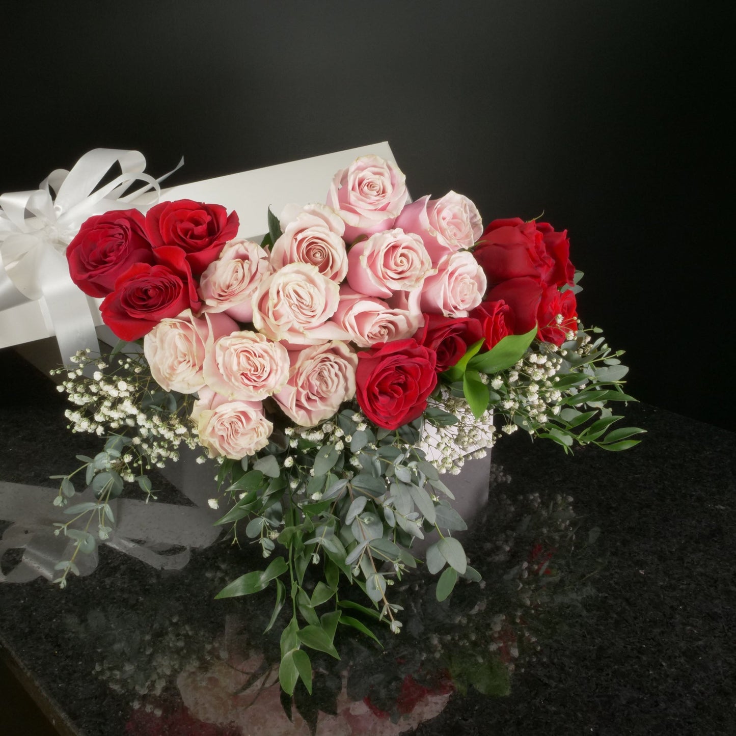 24 Roses / Boxed / Fancy