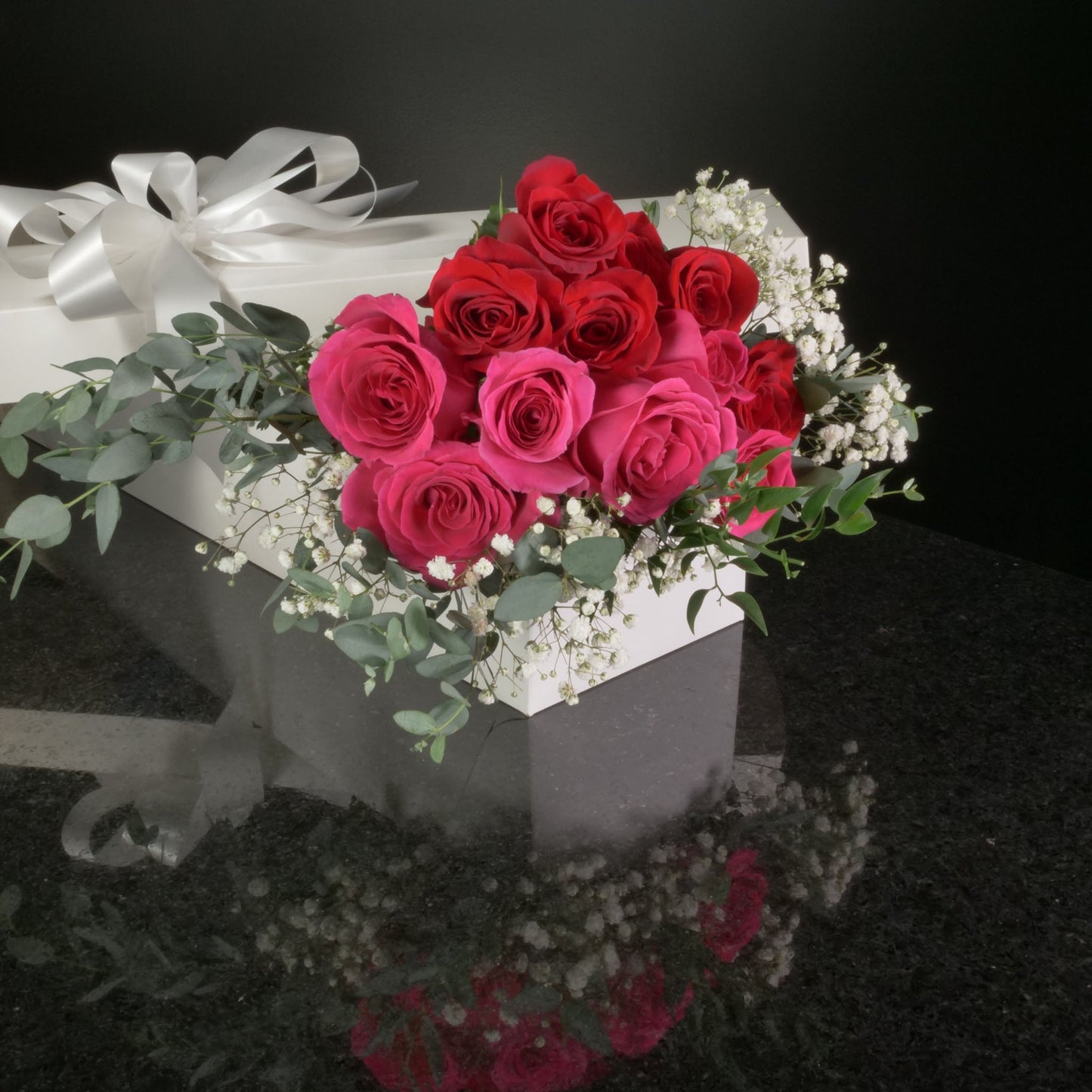 12 Roses / Boxed / Fancy