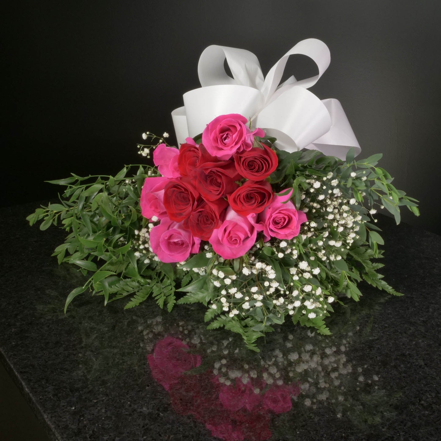 12 Roses / Hand-Tied / Fancy