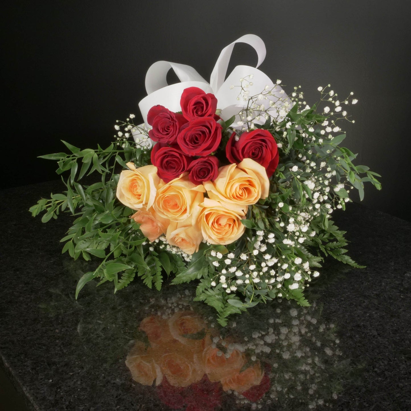 12 Roses / Hand-Tied / Fancy