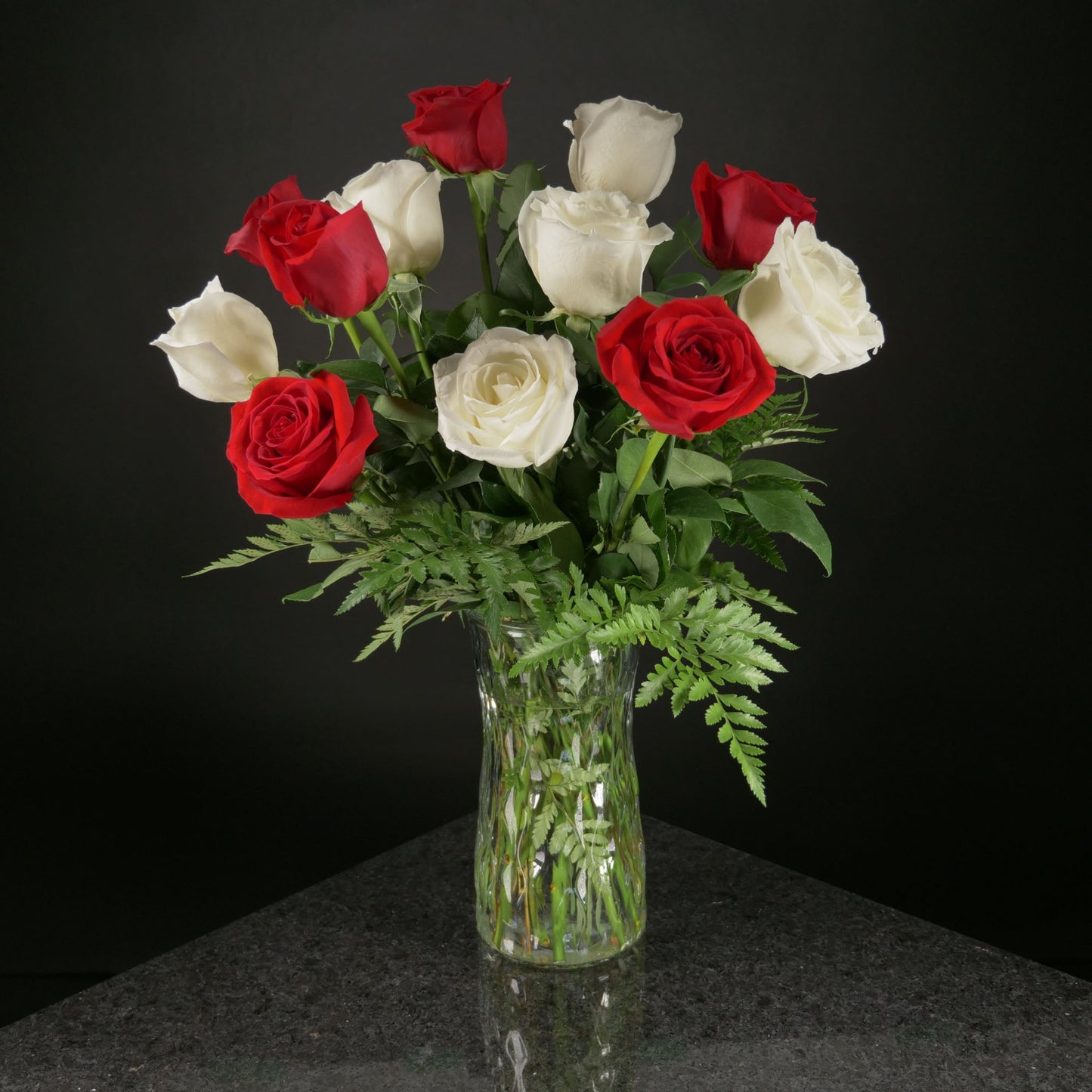 12 Roses / Vase / Basic