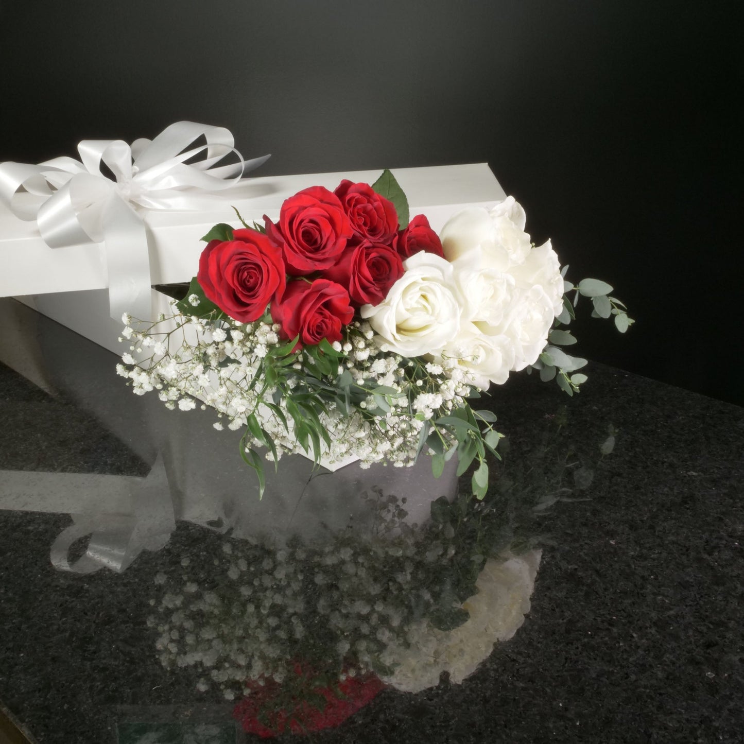 12 Roses / Boxed / Fancy