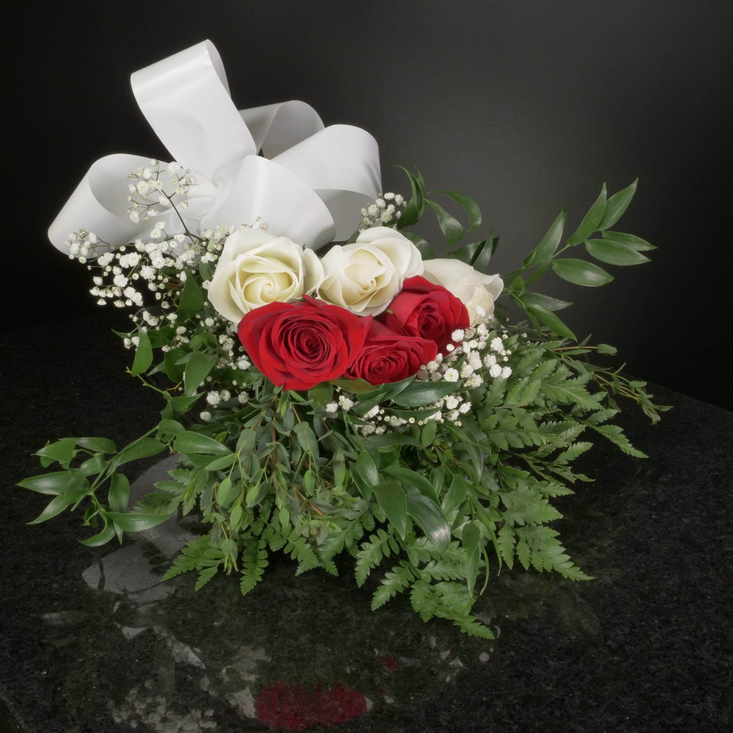 6 Roses / Hand-Tied / Fancy