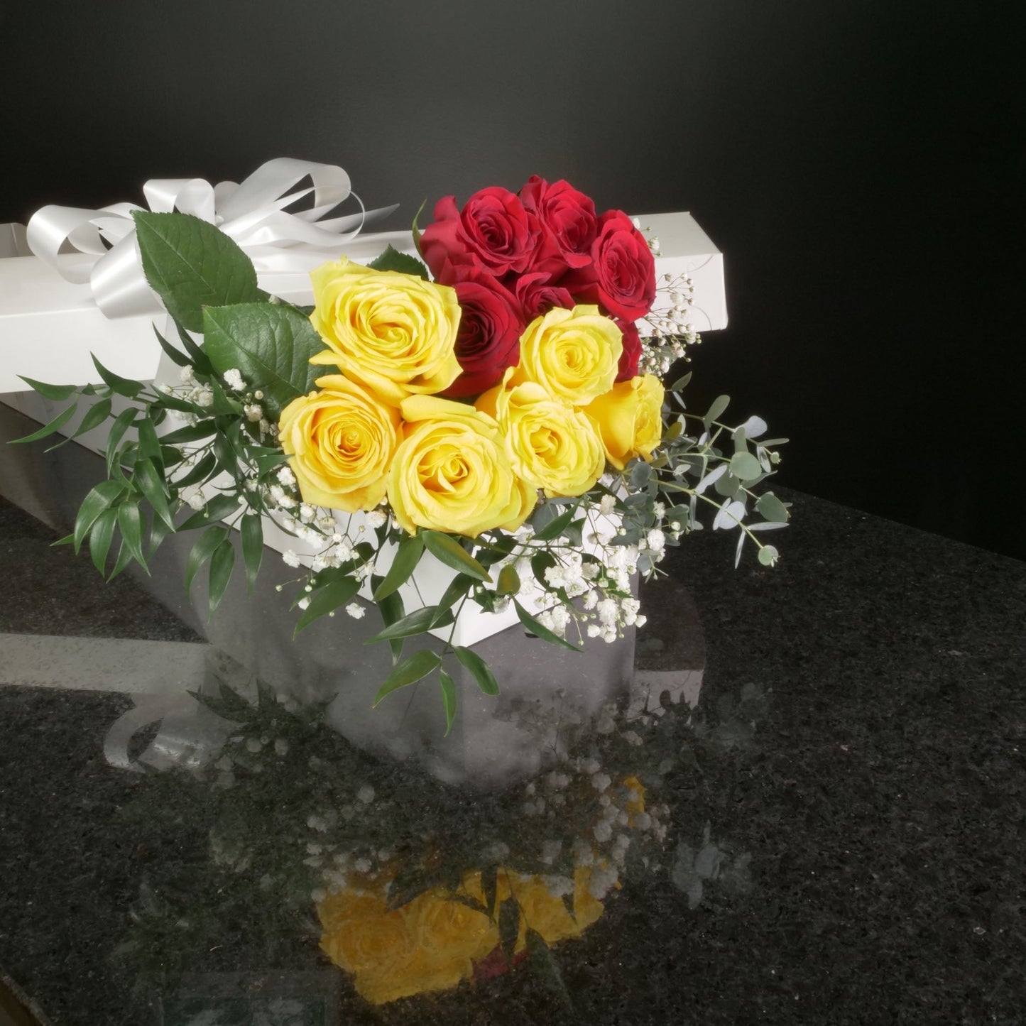 12 Roses / Boxed / Fancy