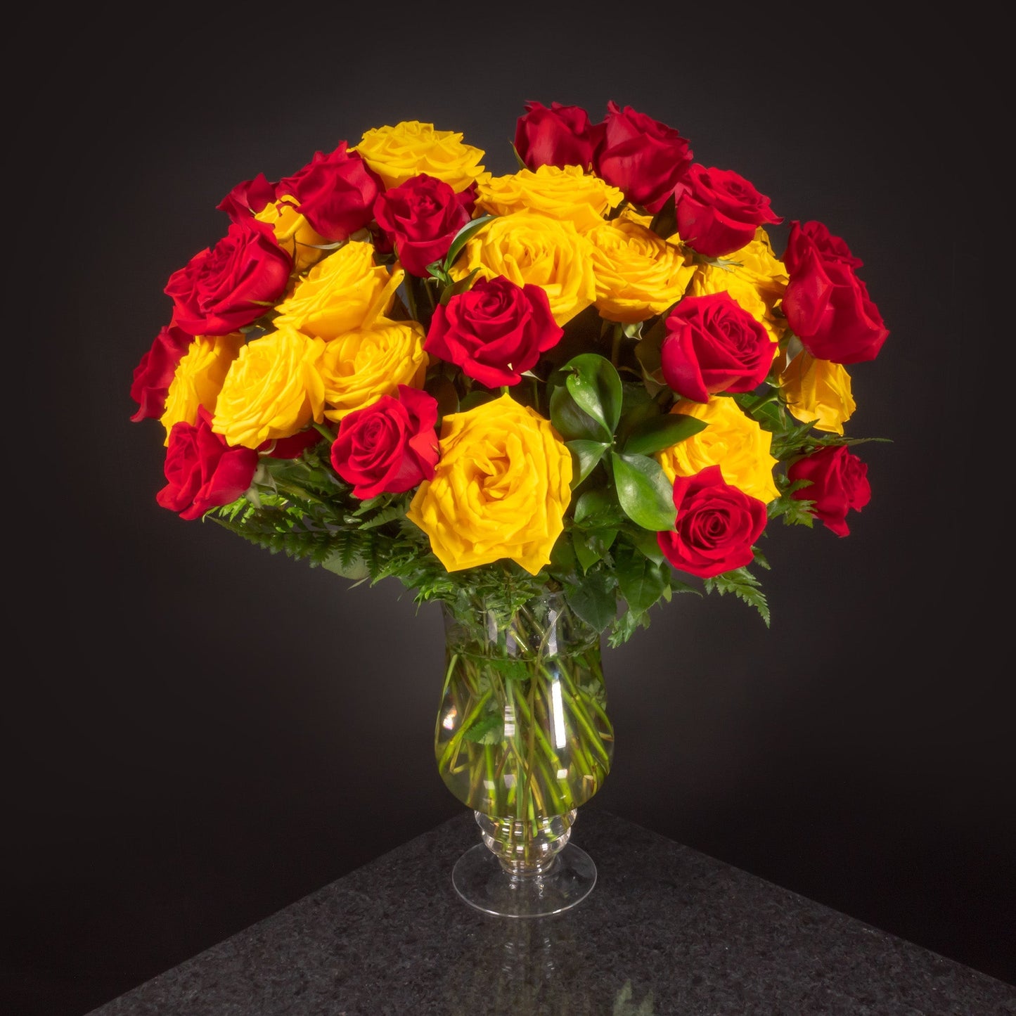 50 Roses / Vase / Basic