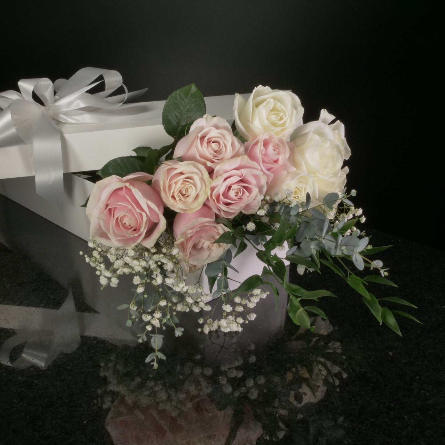 12 Roses / Boxed / Fancy