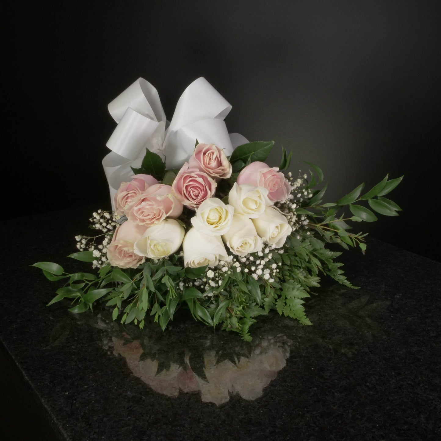12 Roses / Hand-Tied / Fancy
