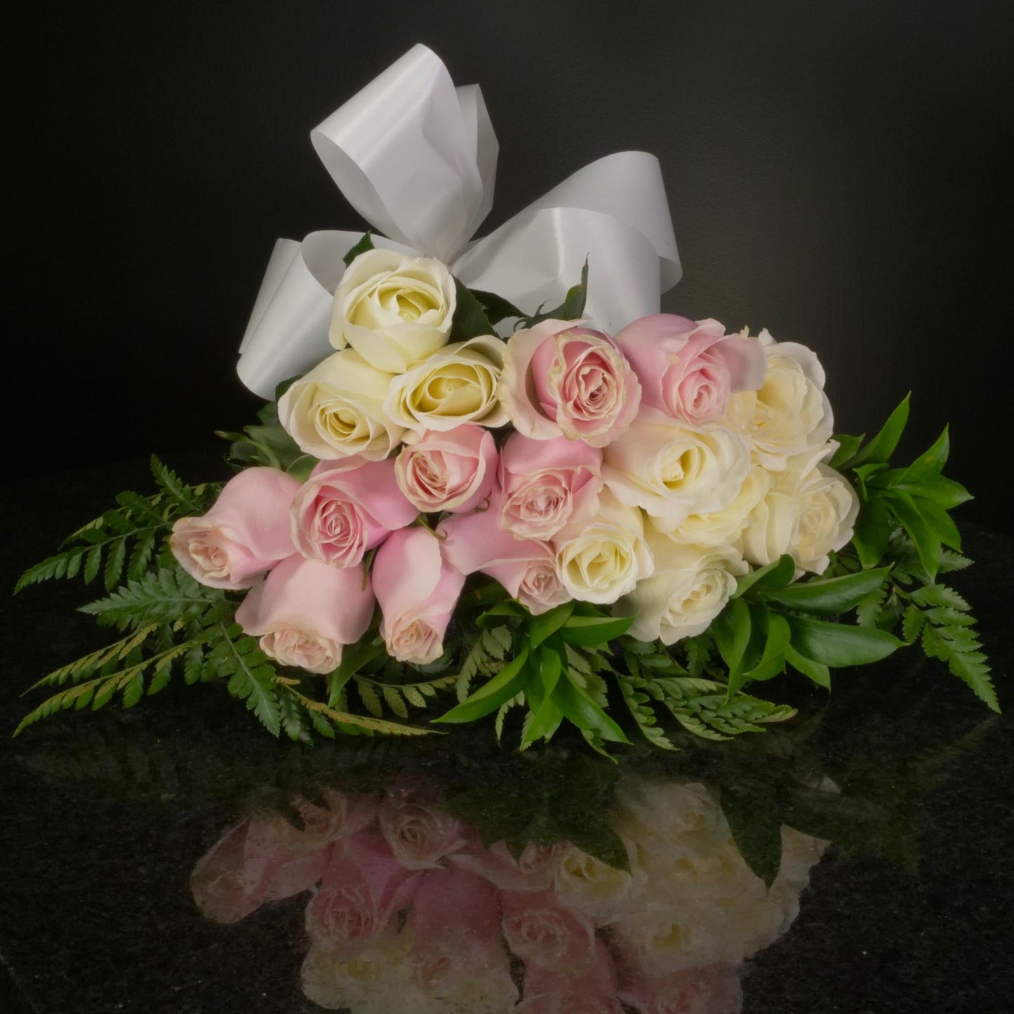 18 Roses / Hand-Tied / Basic