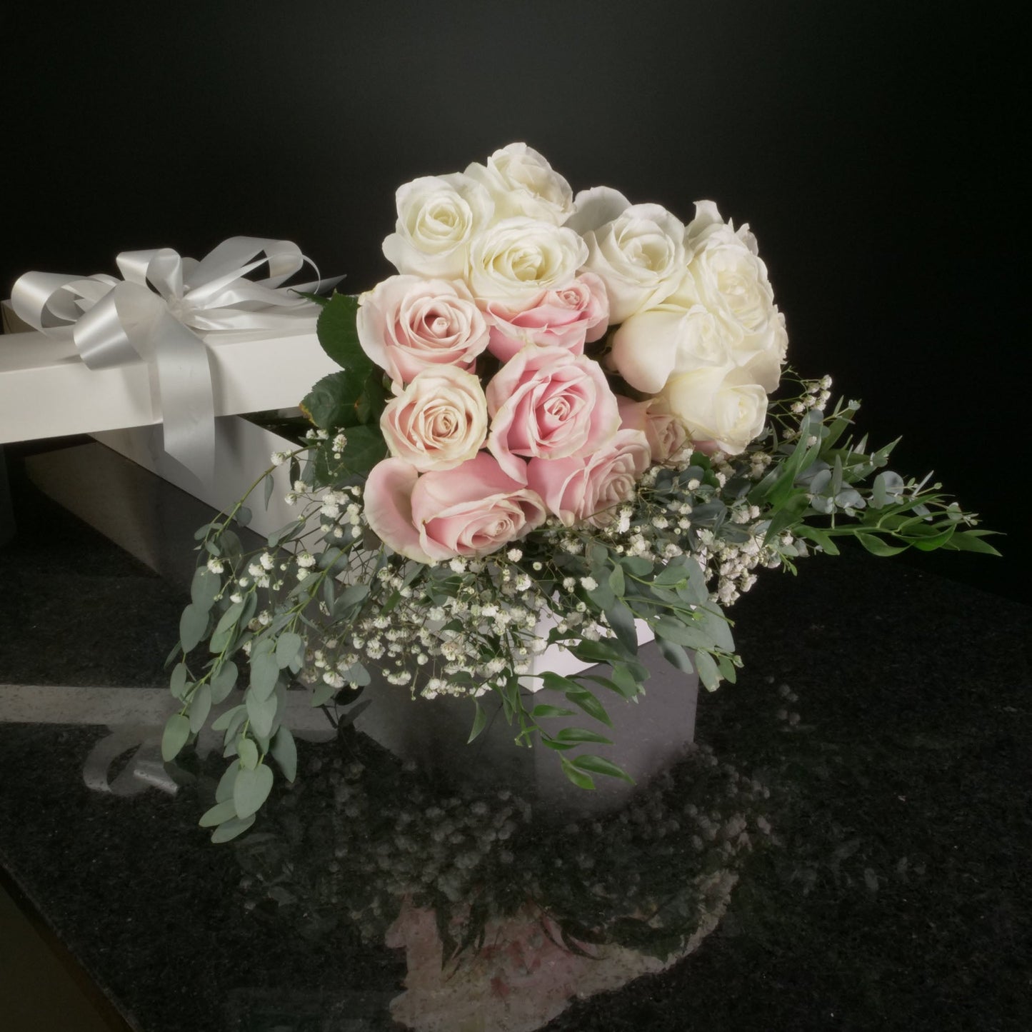 18 Roses / Boxed / Fancy