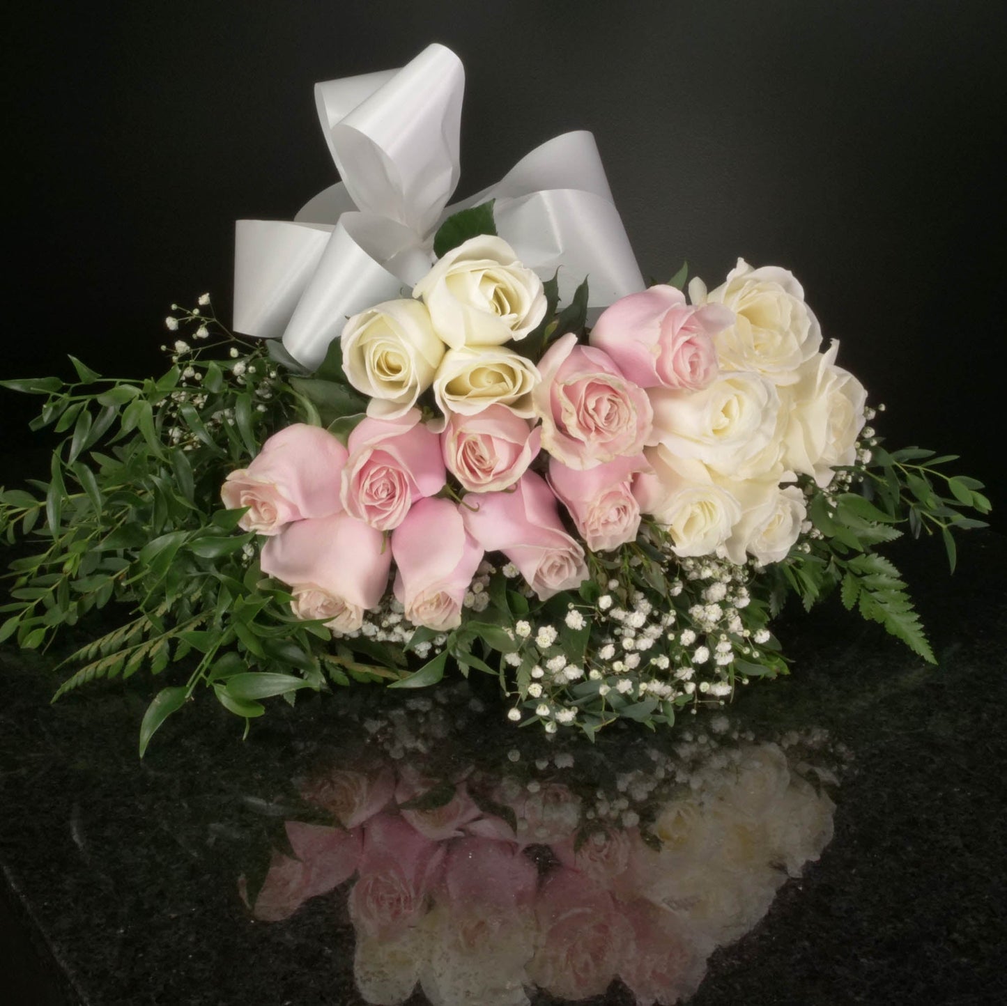 18 Roses / Hand-Tied / Fancy