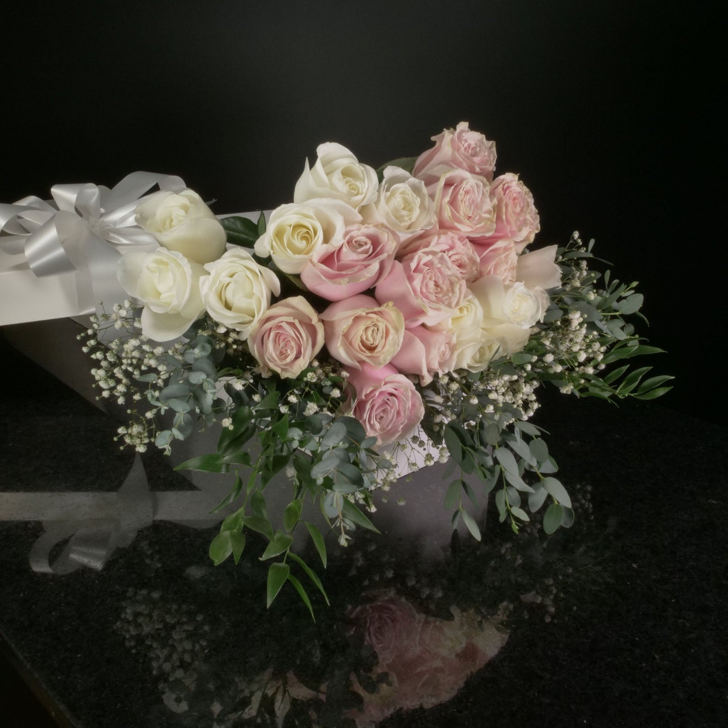 24 Roses / Boxed / Fancy
