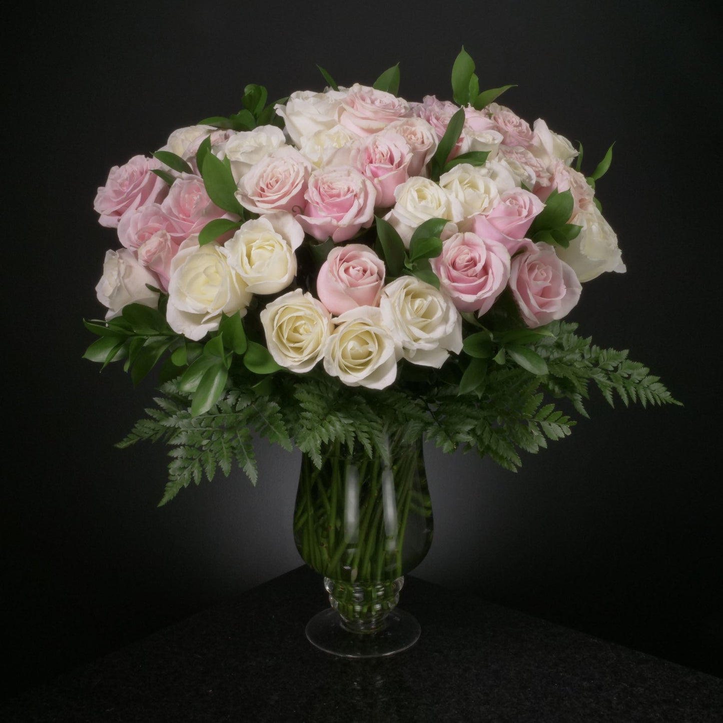 50 Roses / Vase / Basic