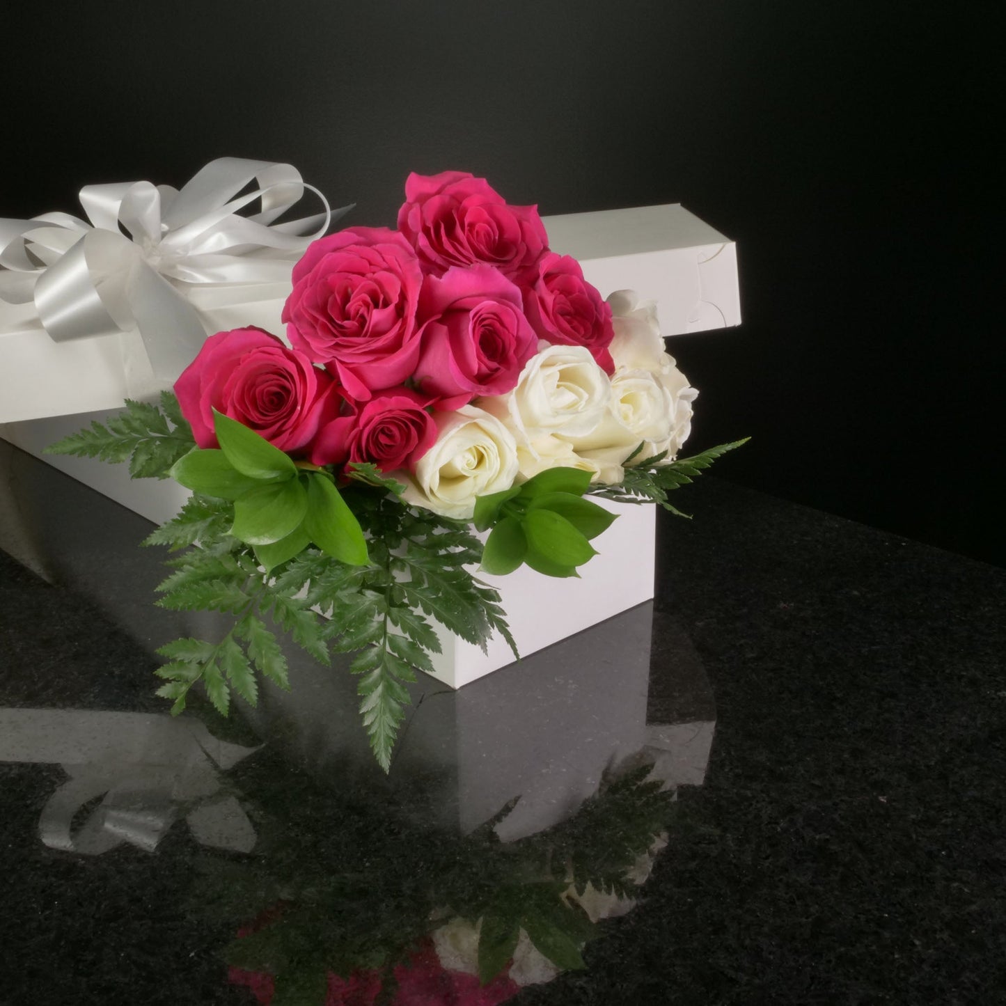12 Roses / Boxed / Basic
