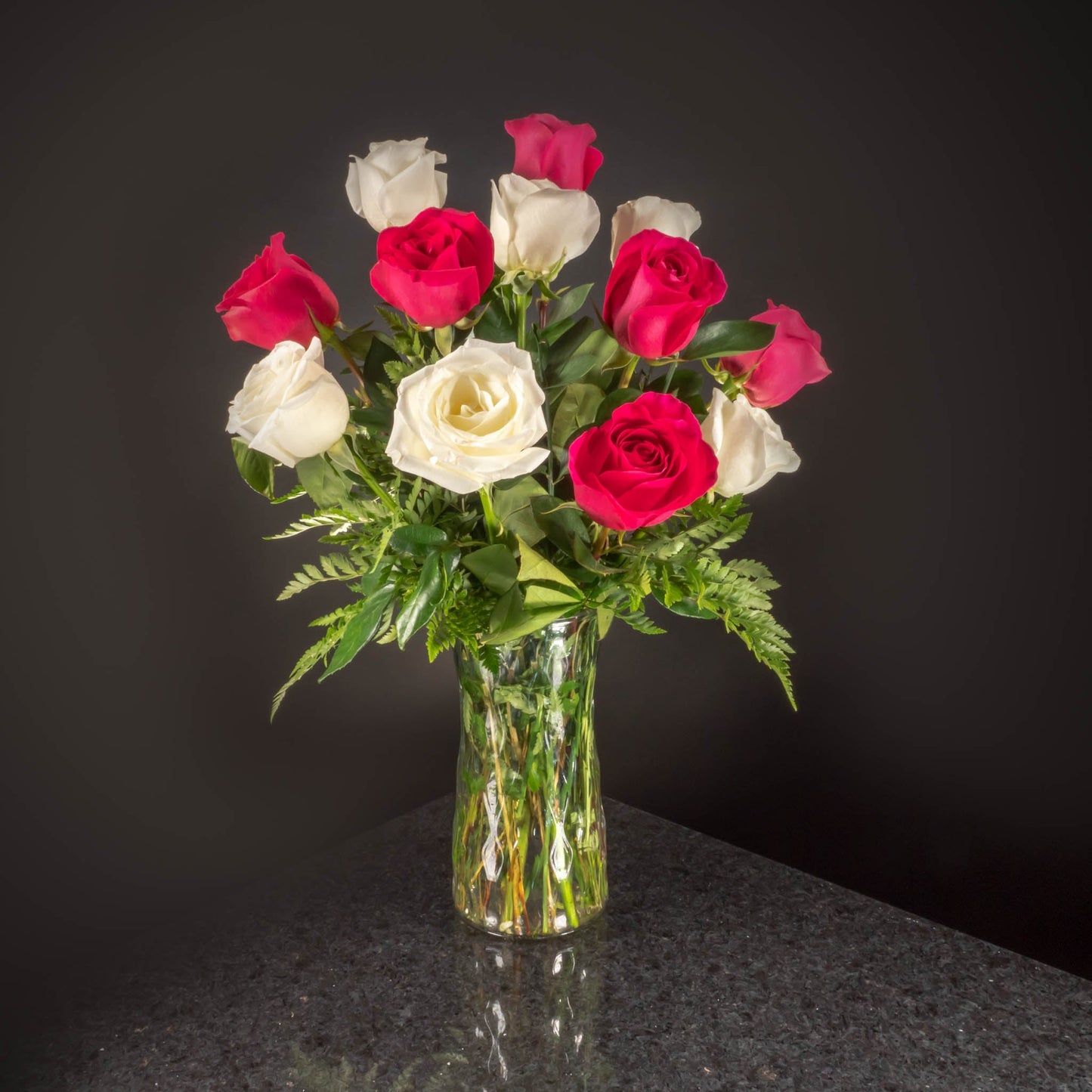 12 Roses / Vase / Basic