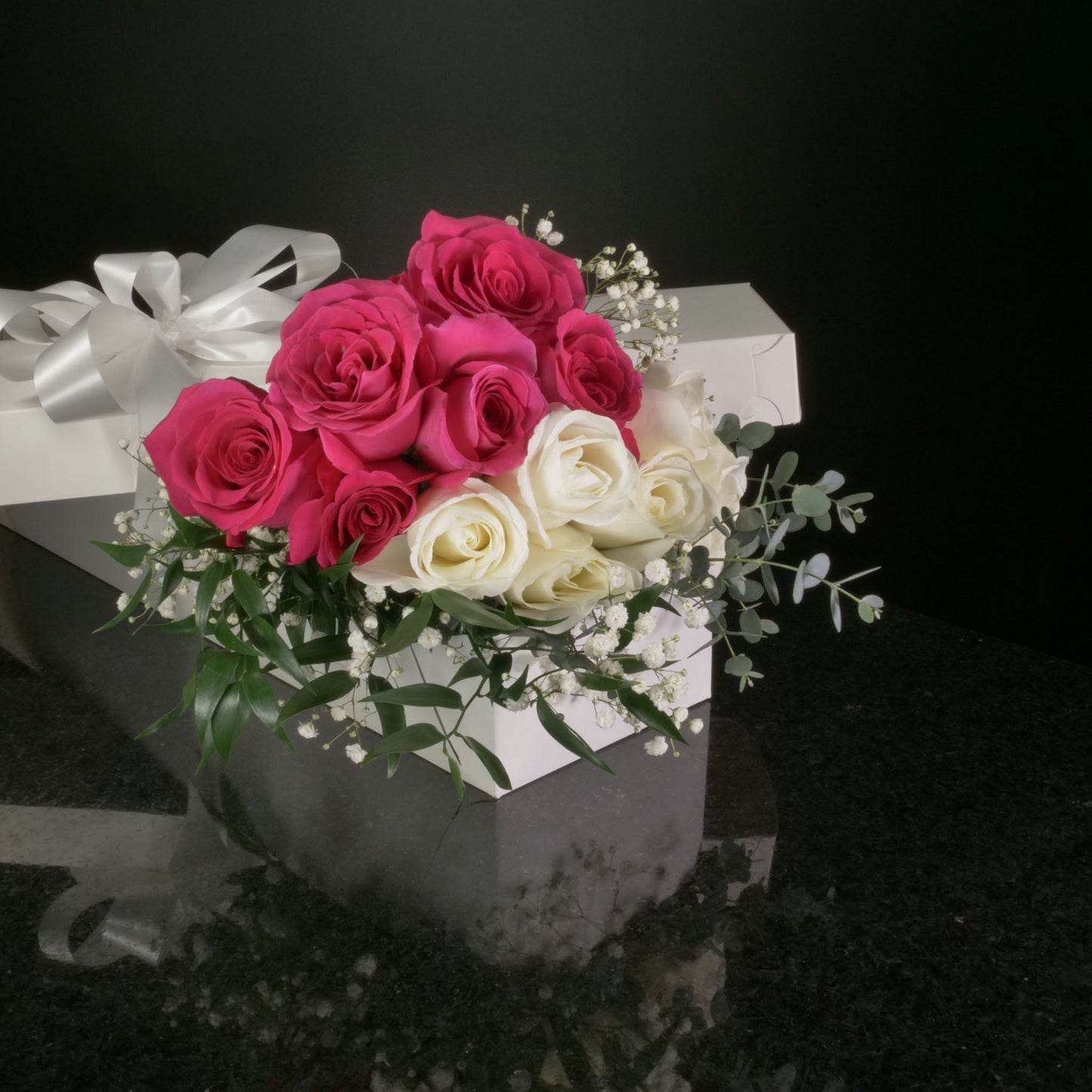 12 Roses / Boxed / Fancy