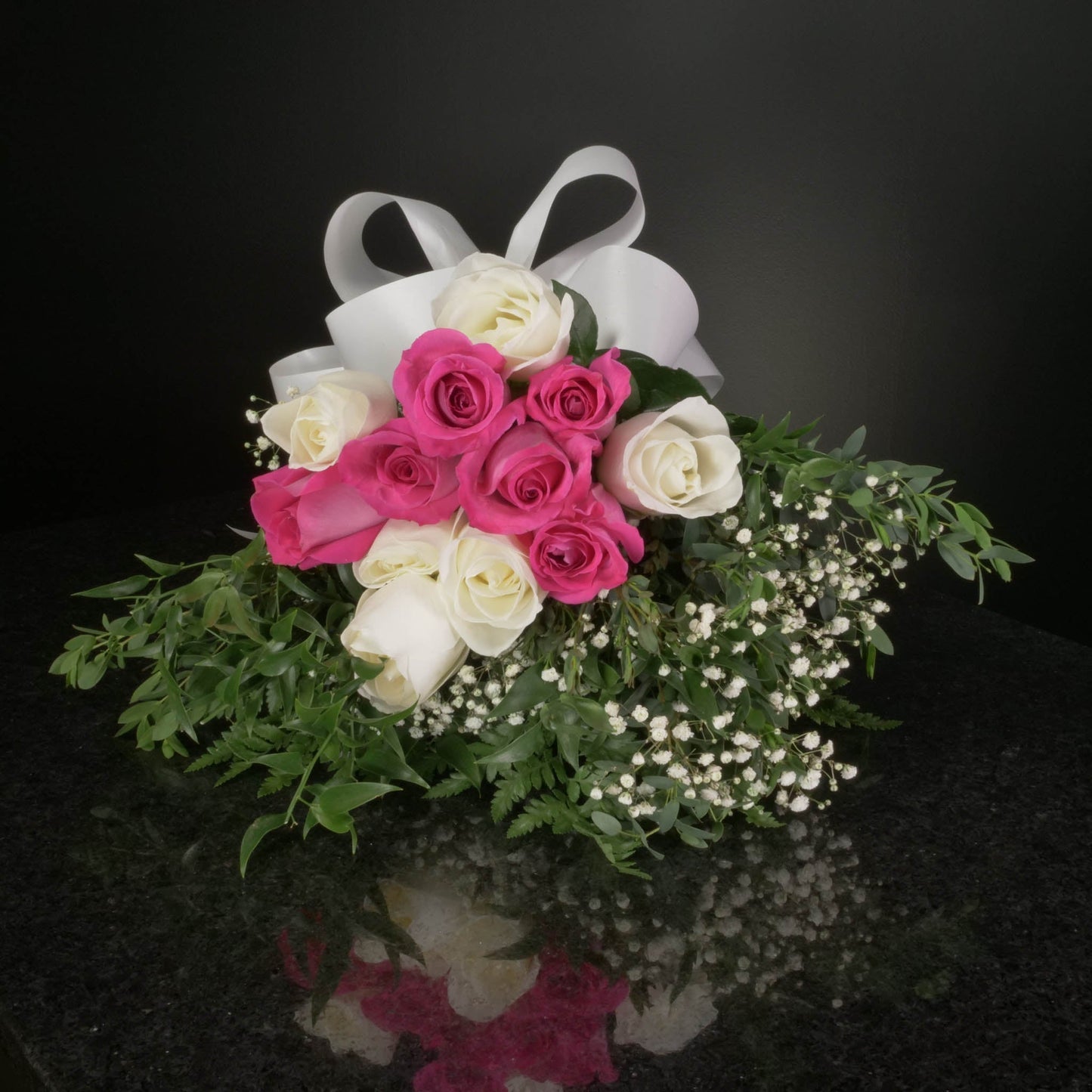 12 Roses / Hand-Tied / Fancy