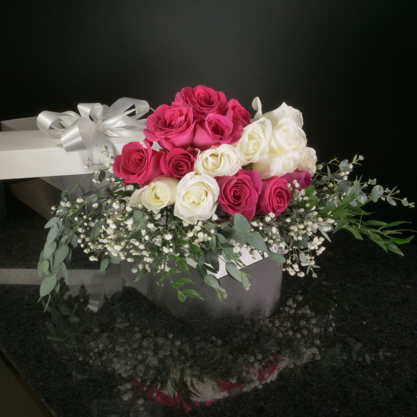 18 Roses / Boxed / Fancy