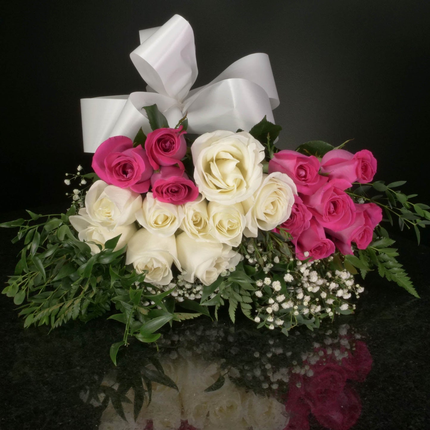 18 Roses / Hand-Tied / Fancy
