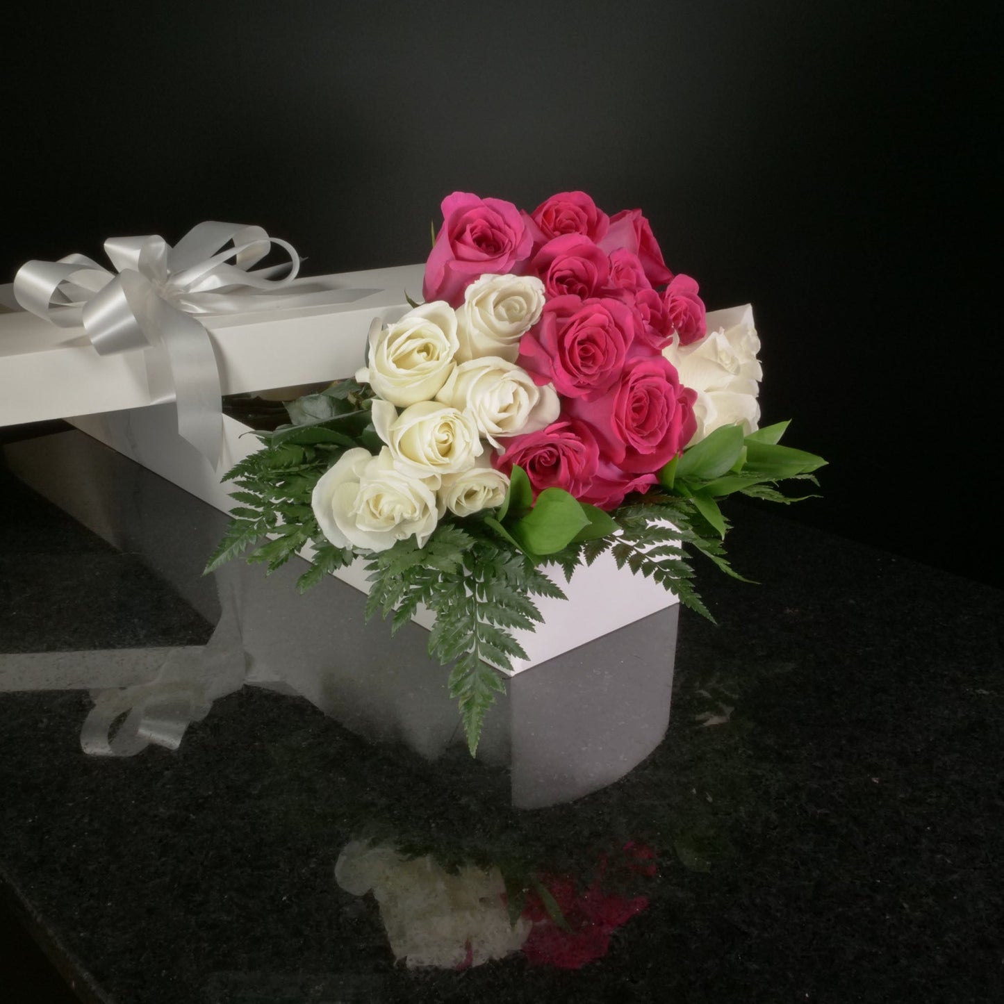 24 Roses / Boxed / Basic