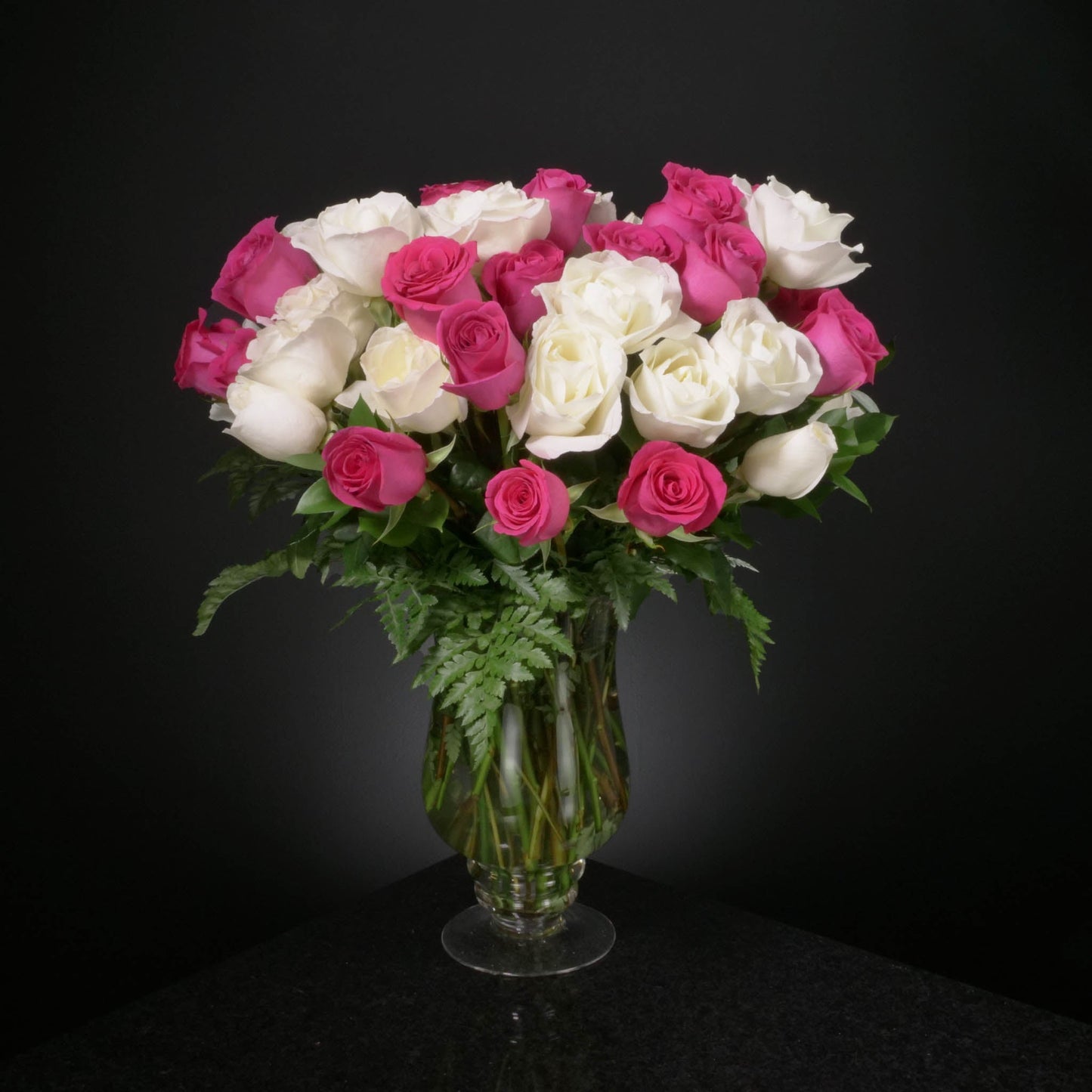 50 Roses / Vase / Basic