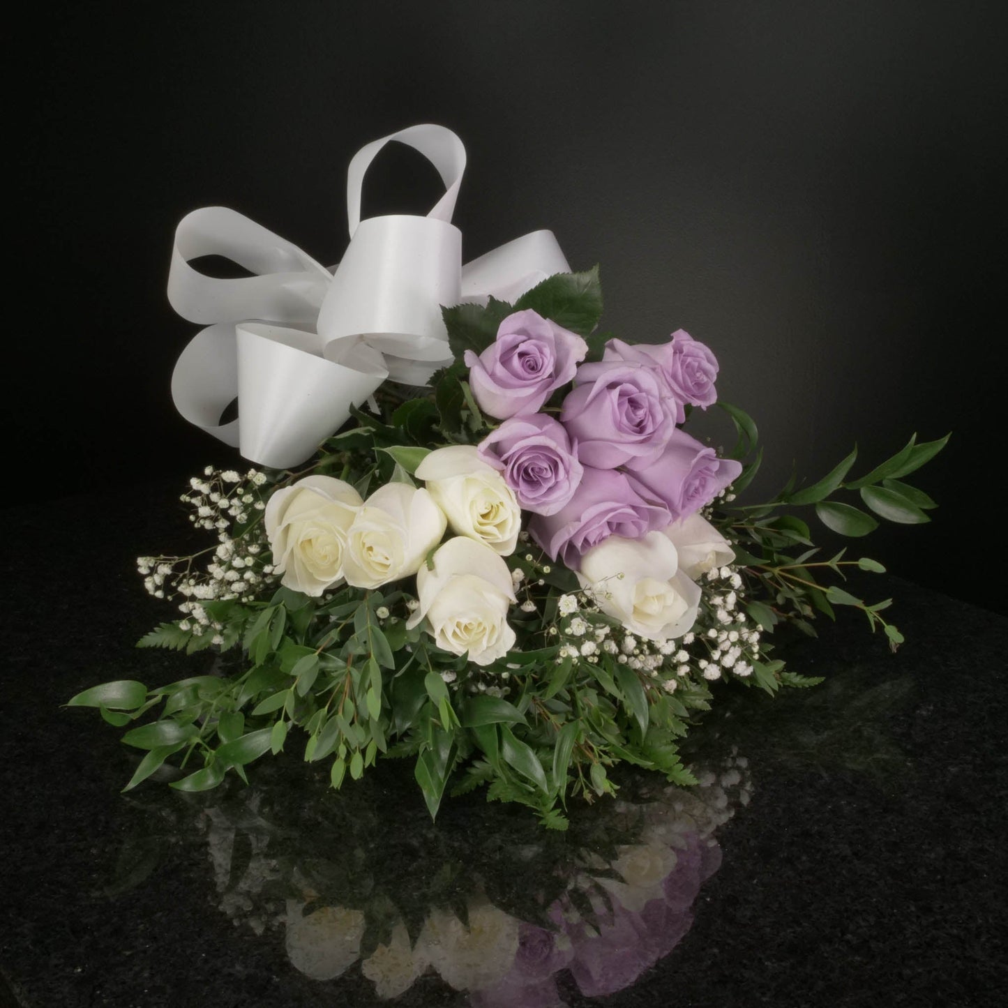 12 Roses / Hand-Tied / Fancy