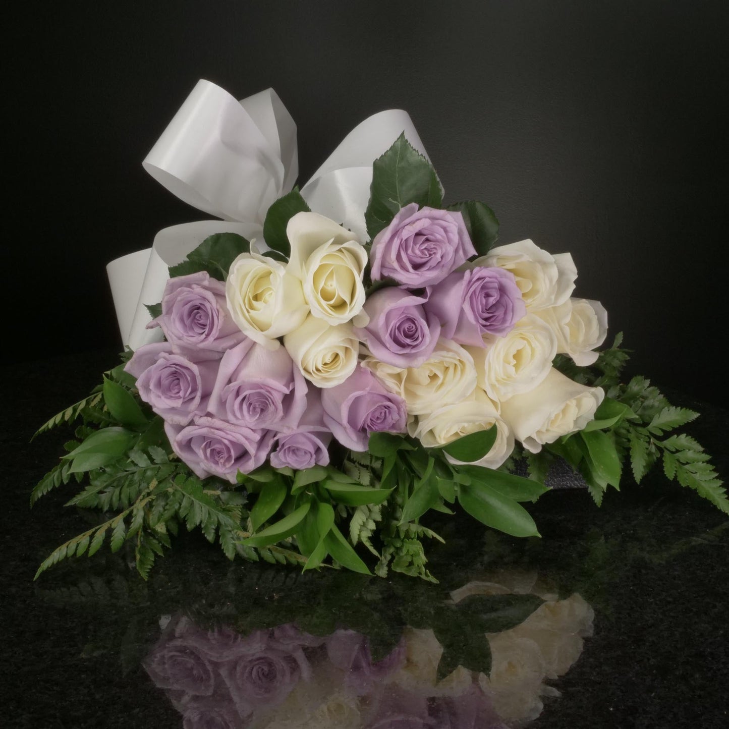 18 Roses / Hand-Tied / Basic