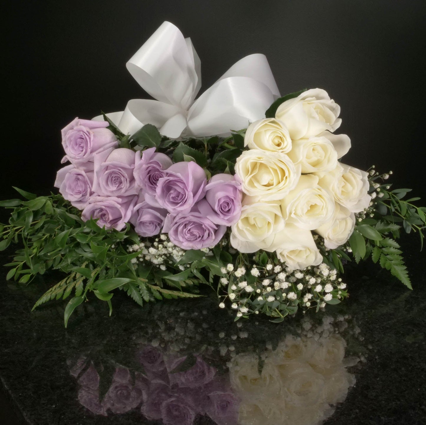 18 Roses / Hand-Tied / Fancy