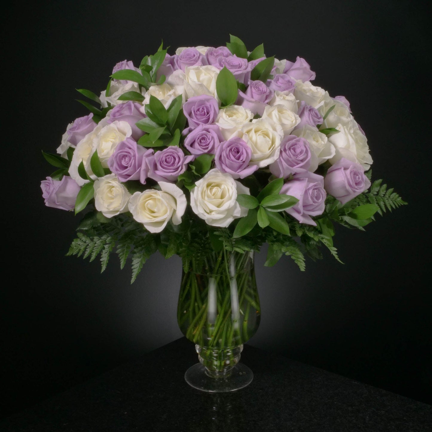 50 Roses / Vase / Basic