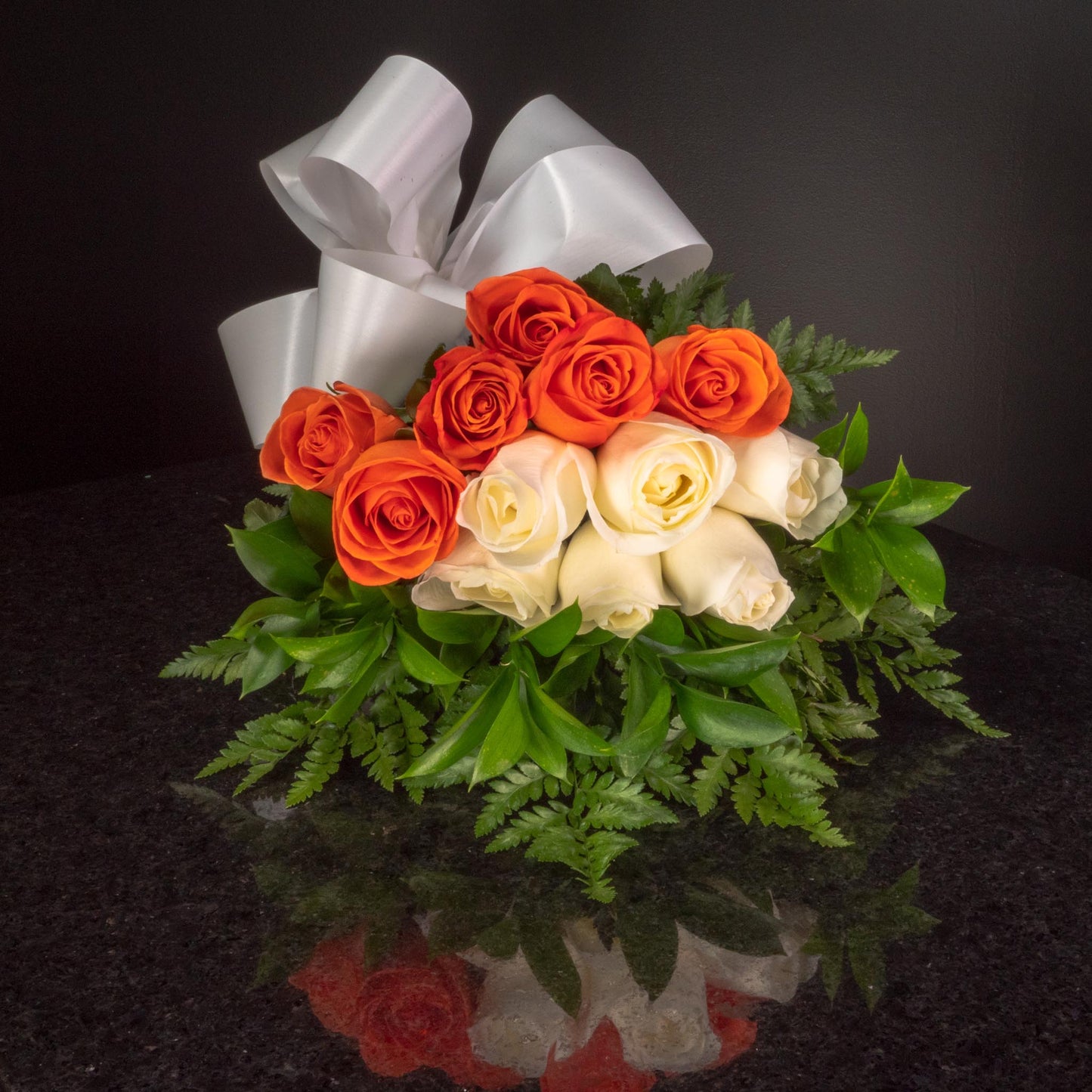 12 Roses / Hand-Tied / Basic