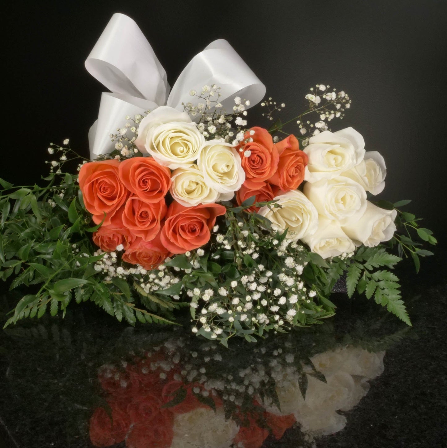 18 Roses / Hand-Tied / Fancy