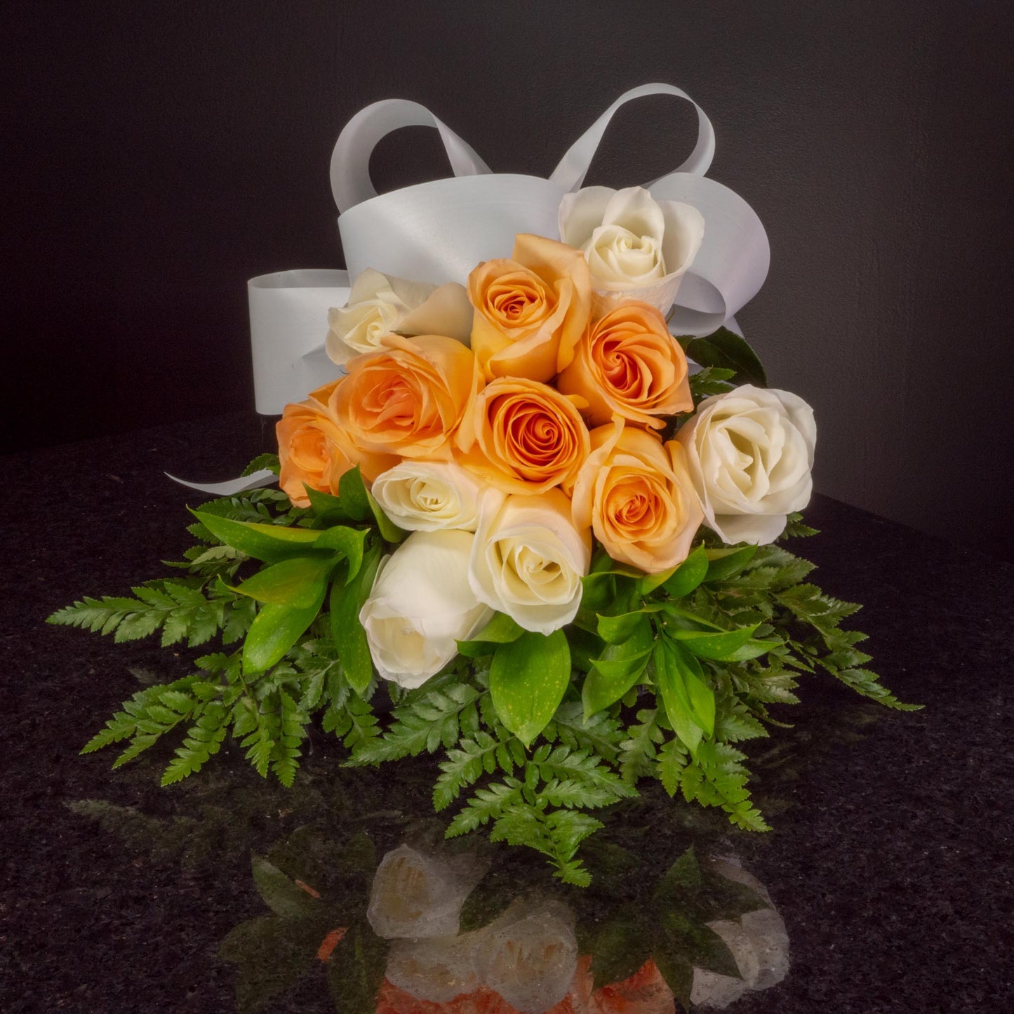 12 Roses / Hand-Tied / Basic