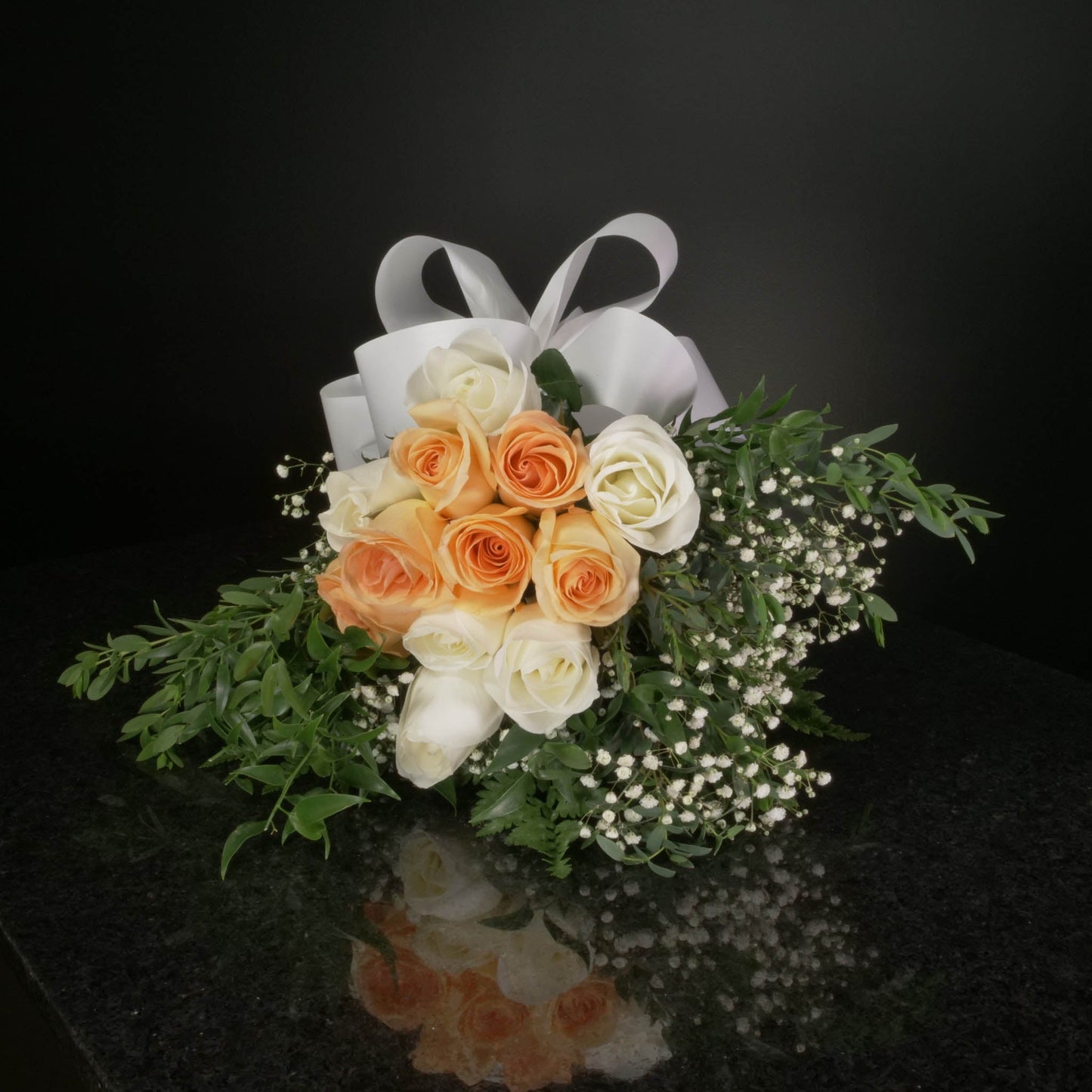 12 Roses / Hand-Tied / Fancy