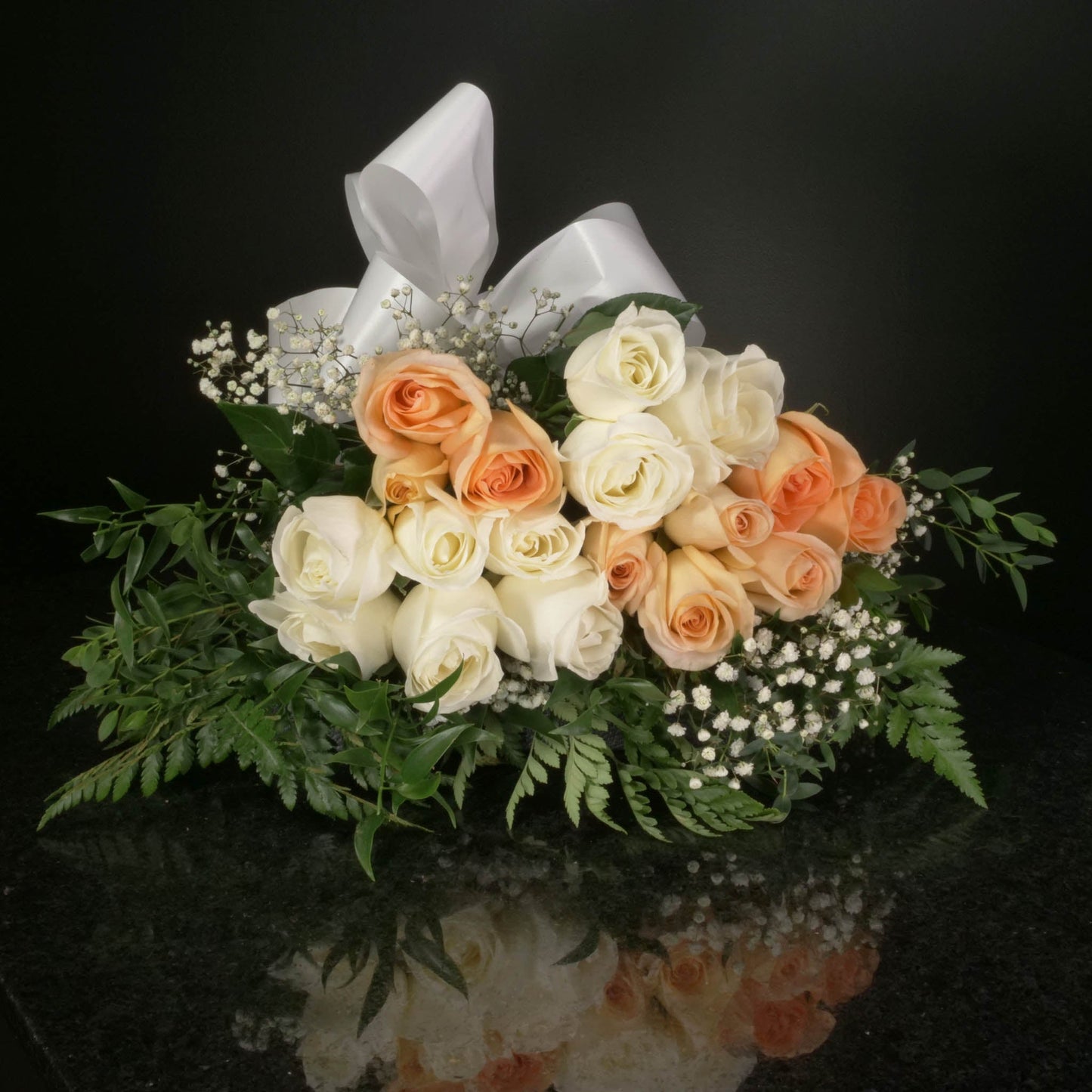 18 Roses / Hand-Tied / Fancy