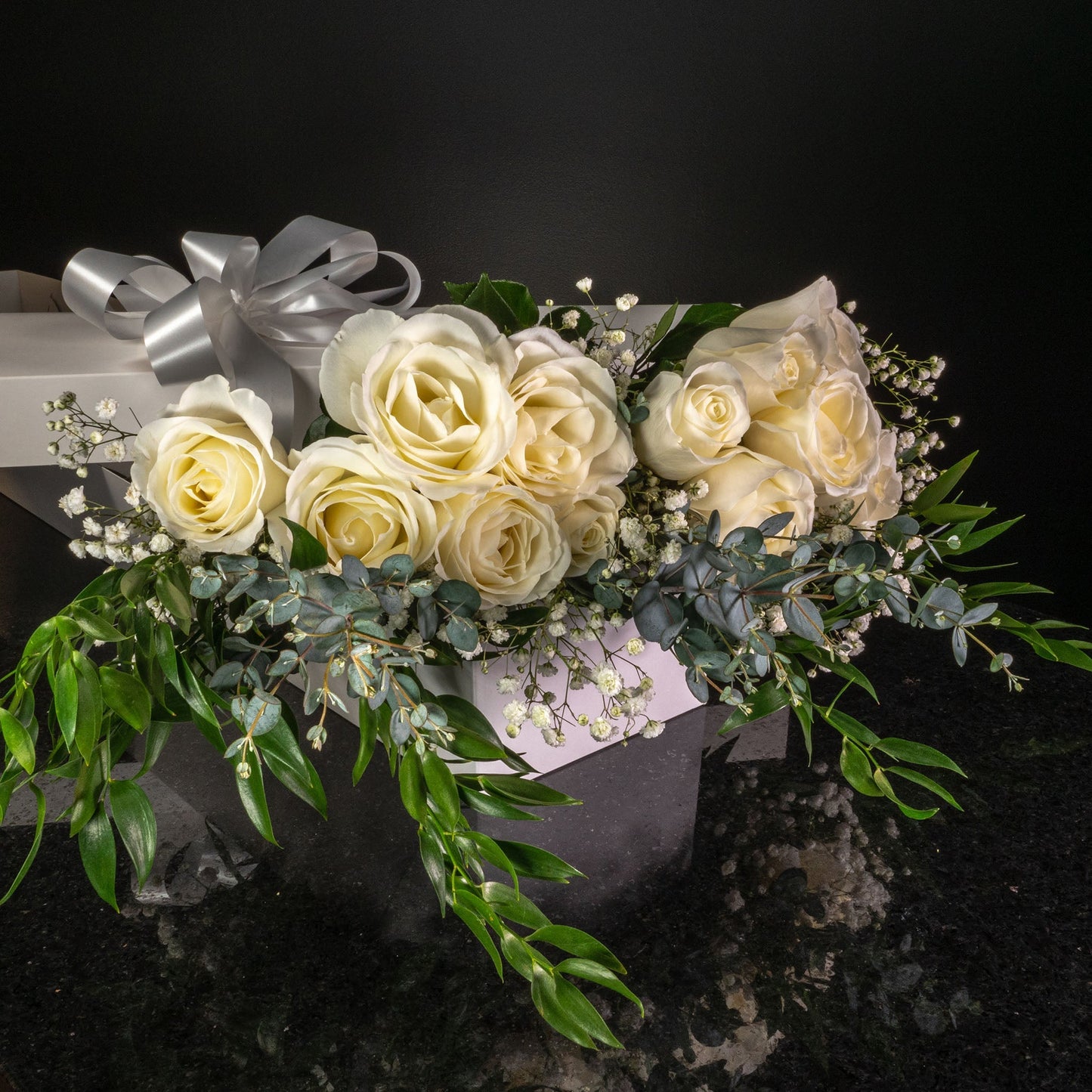 12 Roses / Boxed / Fancy