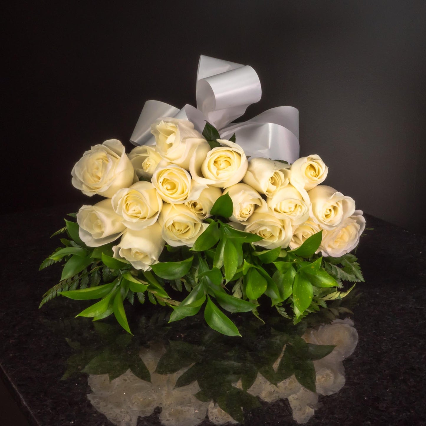 18 Roses / Hand-Tied / Basic