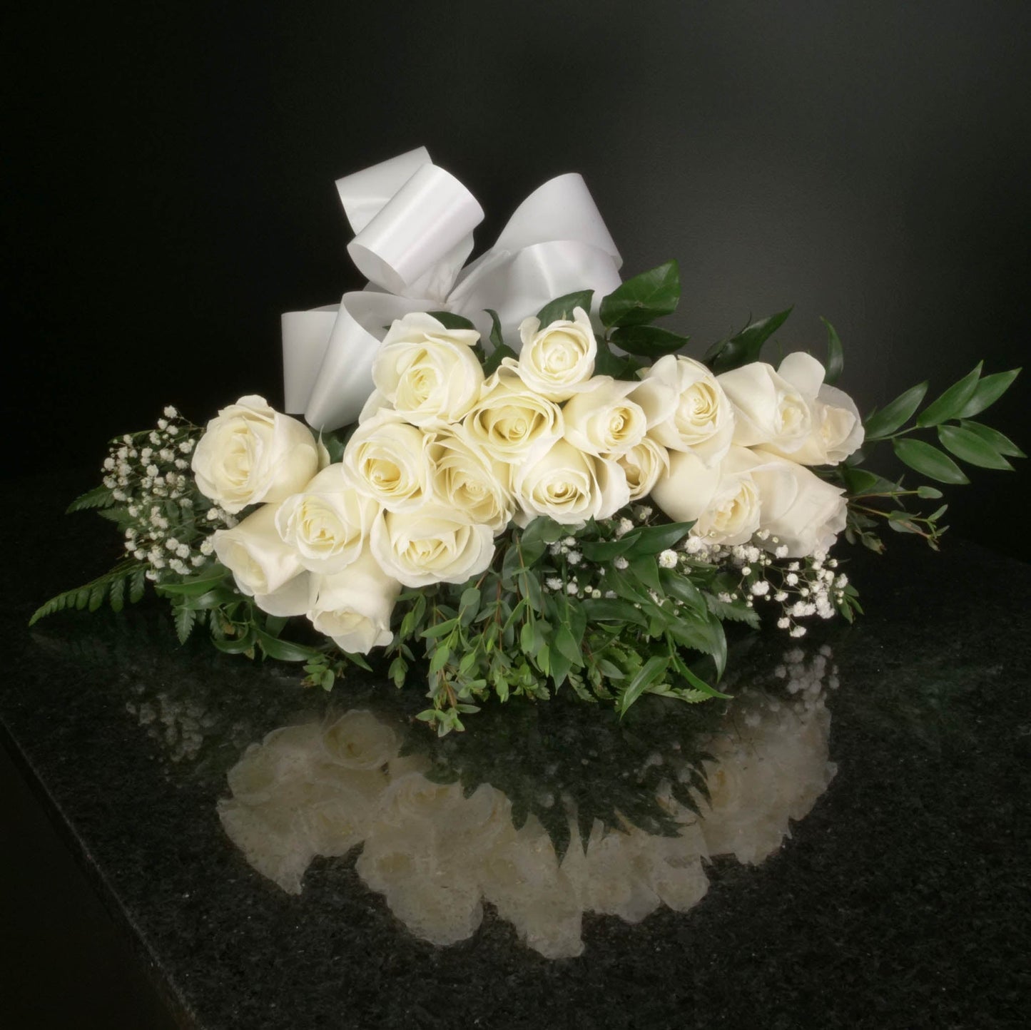 18 Roses / Hand-Tied / Fancy